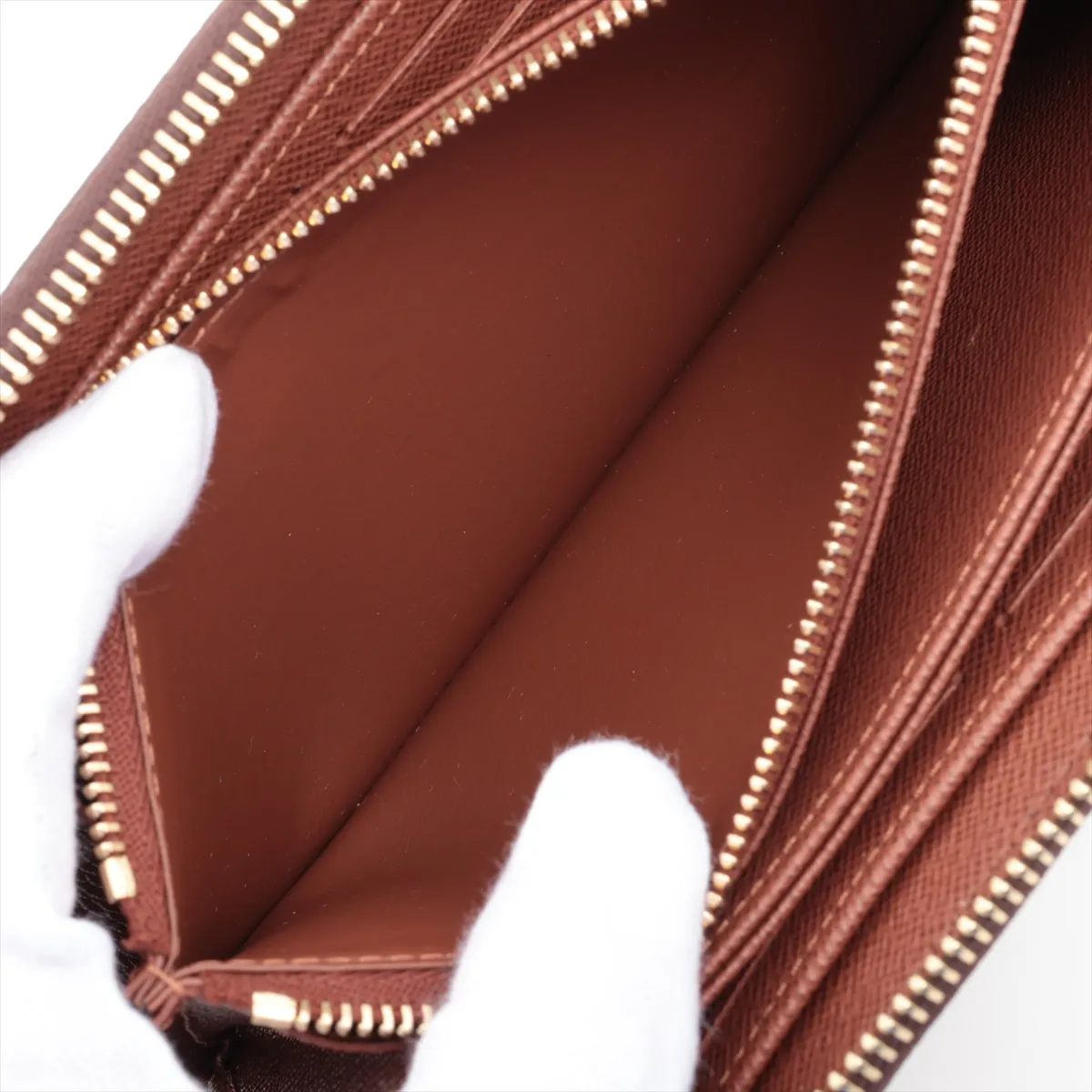 Monogram Zippy Wallet, model number unknown, brown, round zip wallet, My LV World Tour, RFID detected. — view 10