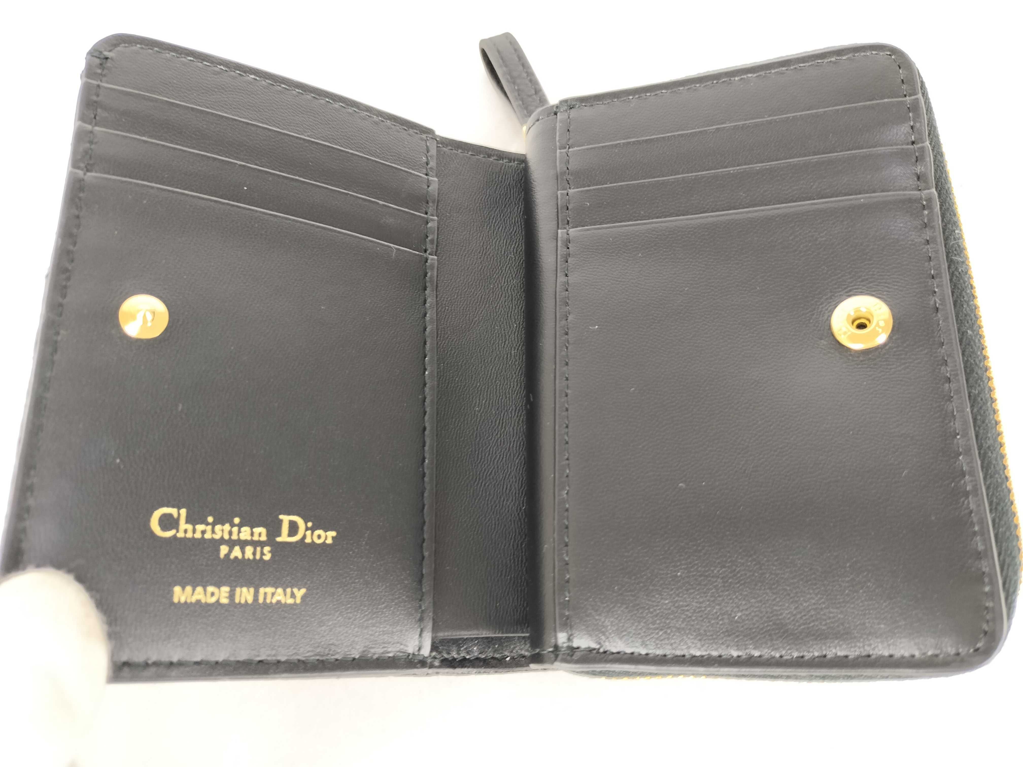 Caro Acacias Bi-fold Wallet, Cannage Calfskin, Noir (Black) — view 12
