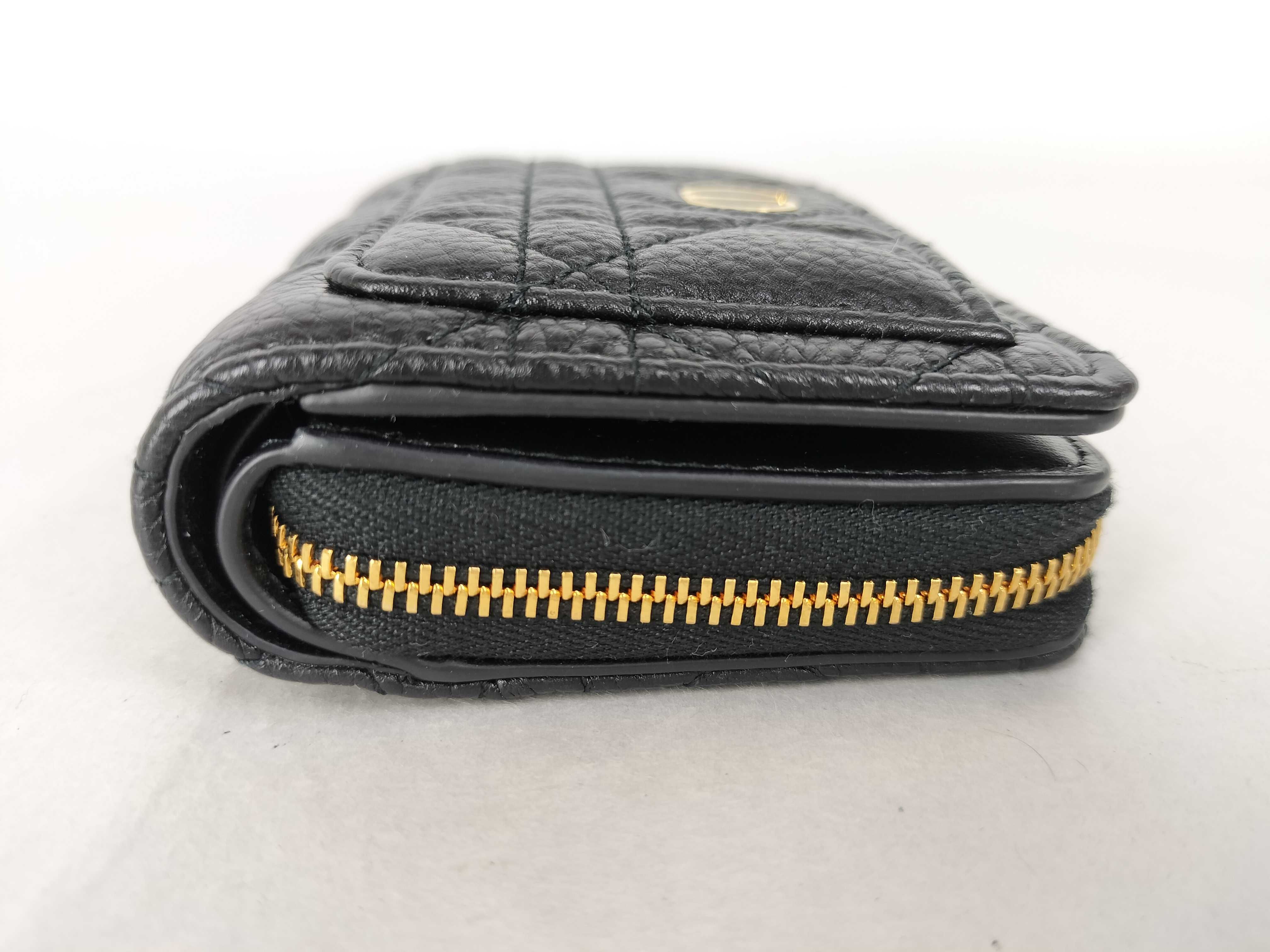 Caro Acacias Bi-fold Wallet, Cannage Calfskin, Noir (Black) — view 5