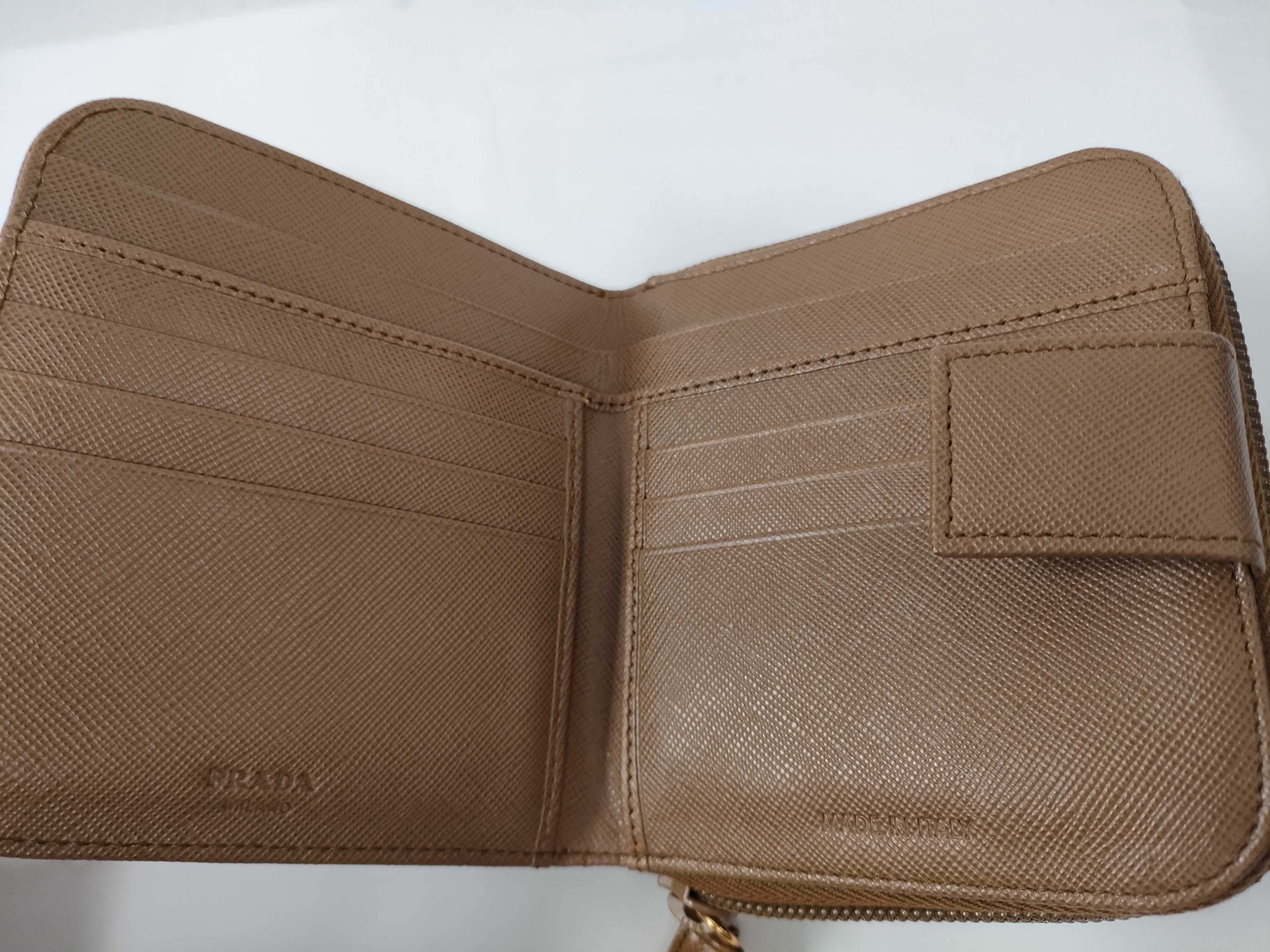 Saffiano / Folding Wallet / Leather Wallet — view 11