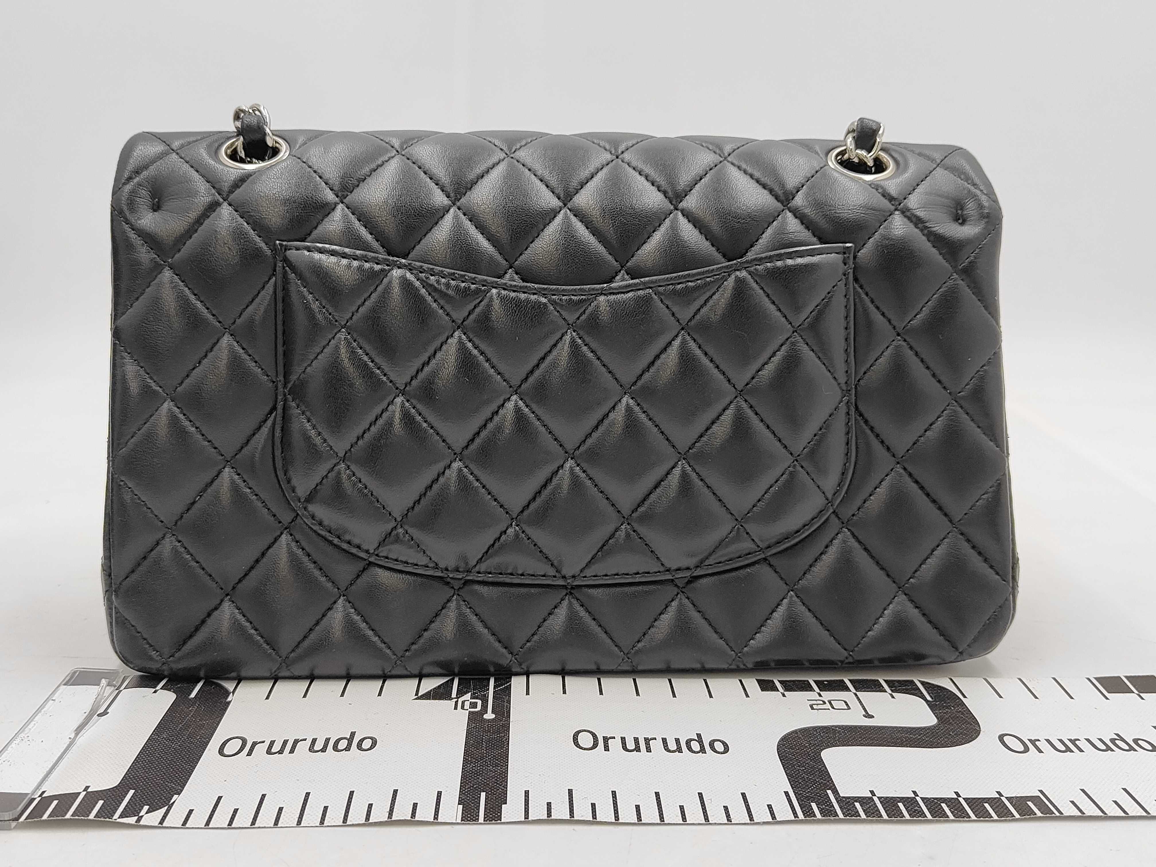 Matelassé 25 Double Flap Chain Shoulder Bag, Lambskin, 24906657 (Shoulder Bag) — view 2