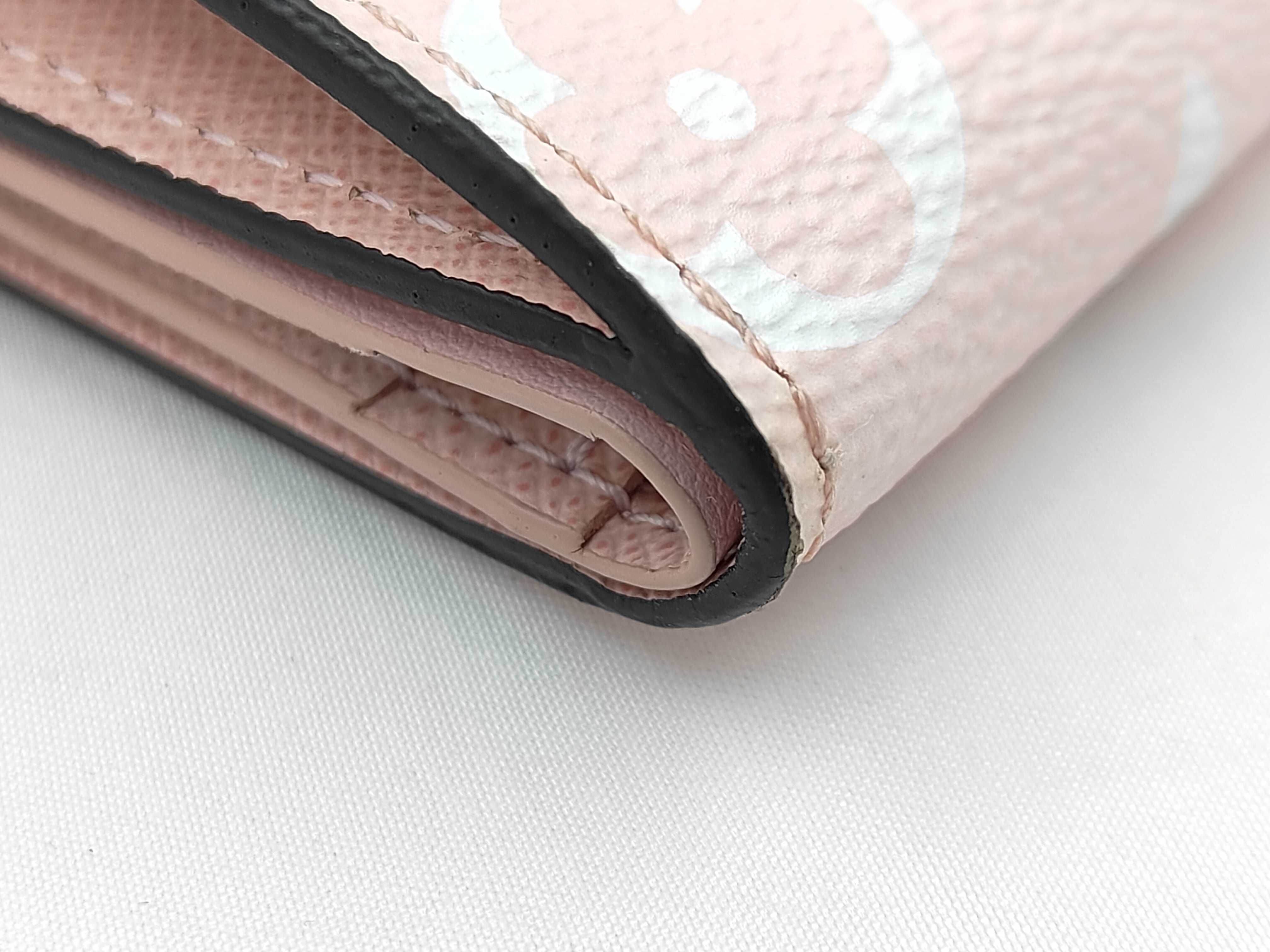 Monogram Giant Portefeuille Zoe M67641 Fold Wallet — view 3