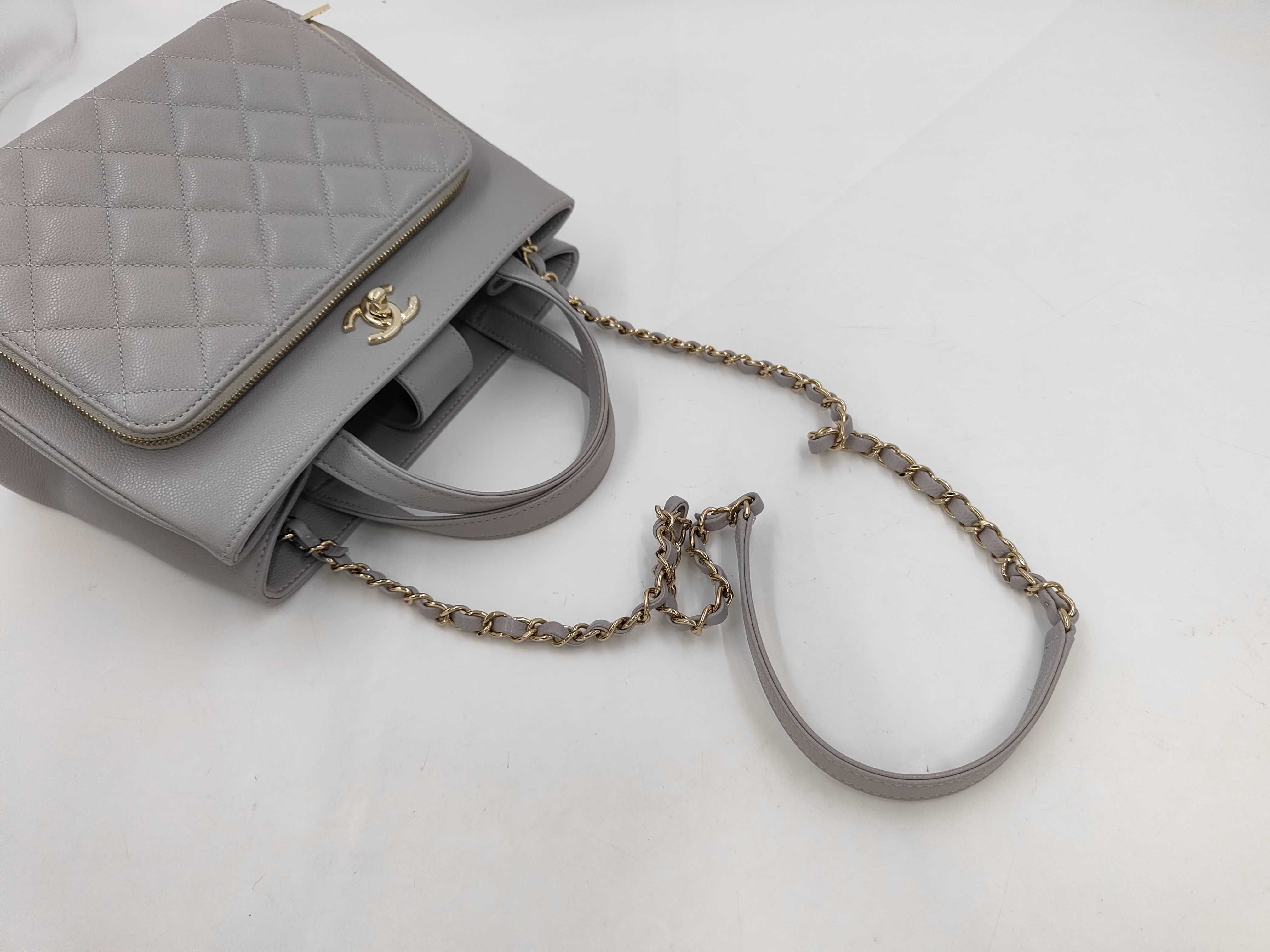 Business Affinity Caviar Shoulder Bag/Handbag — view 5