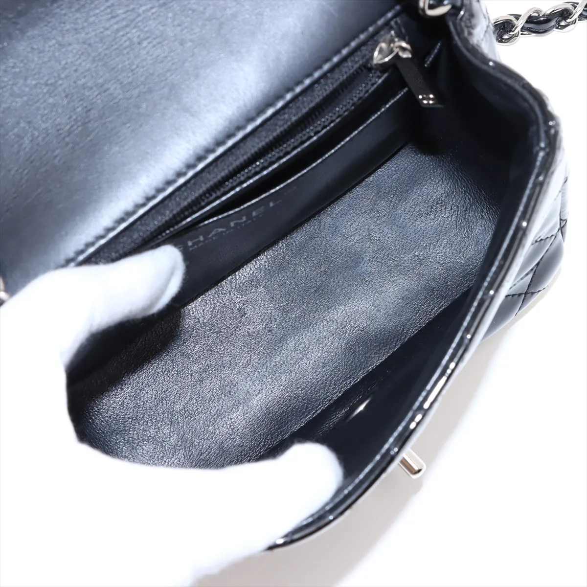 Mini Matelasse 17 Patent Leather Single Flap Single Chain Bag Black Silver Hardware 20453895 20th Series A35200 — view 6