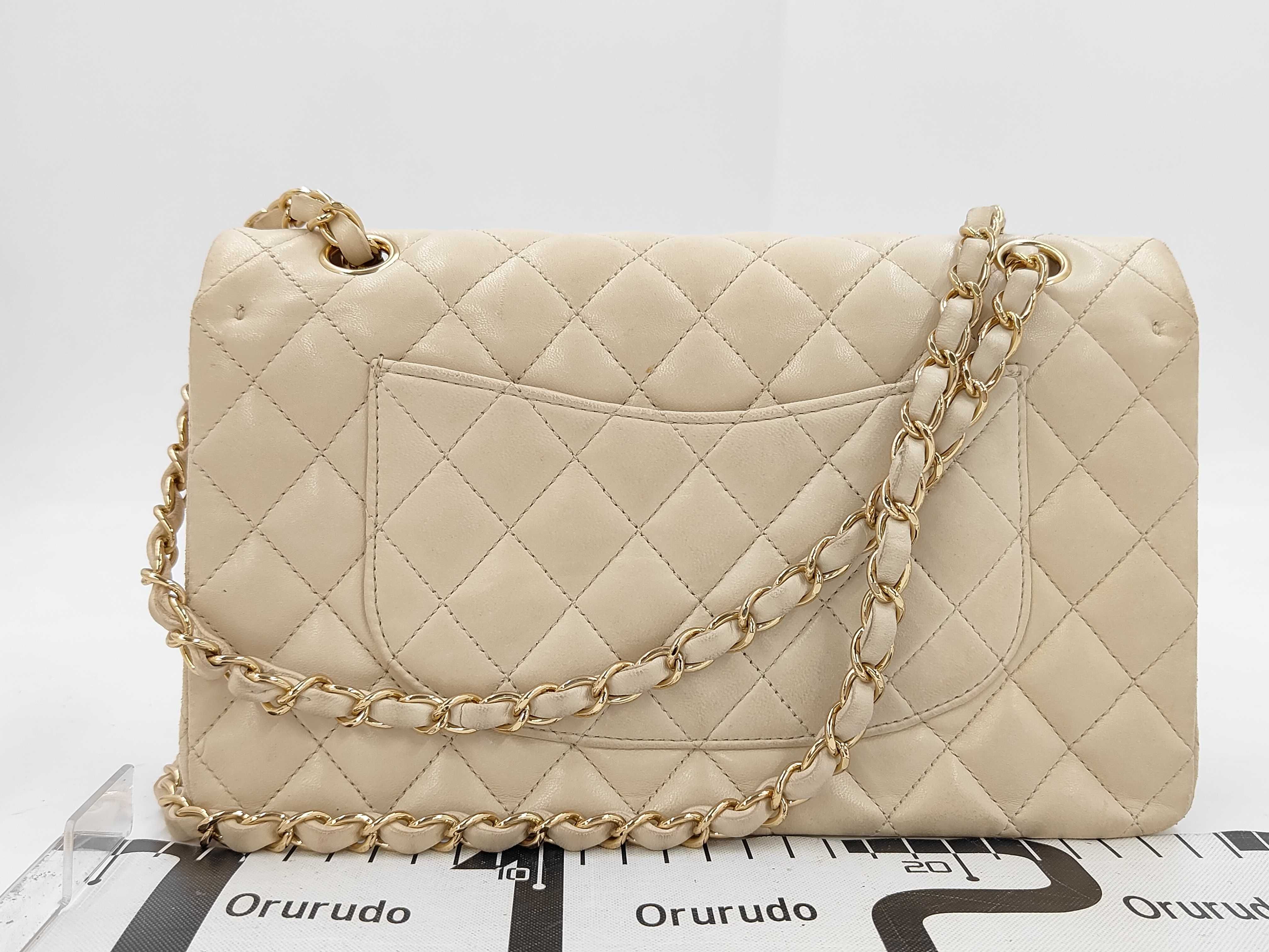 Lambskin Matelassé 25 WW (Serial No. 9) Beige Shoulder Bag with Gold Hardware — view 2