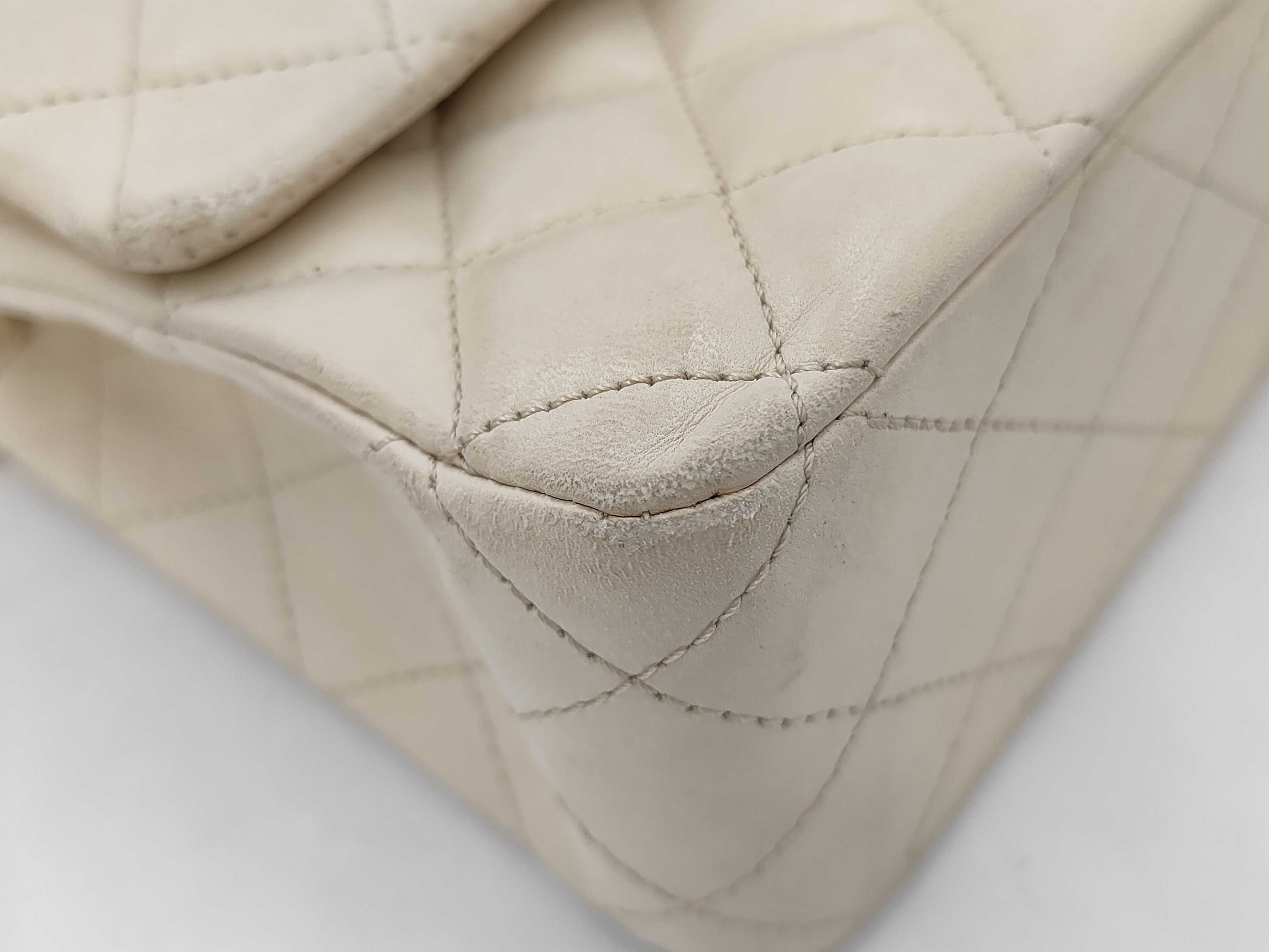 Lambskin Matelassé 25 WW (Serial No. 9) Beige Shoulder Bag with Gold Hardware — view 3