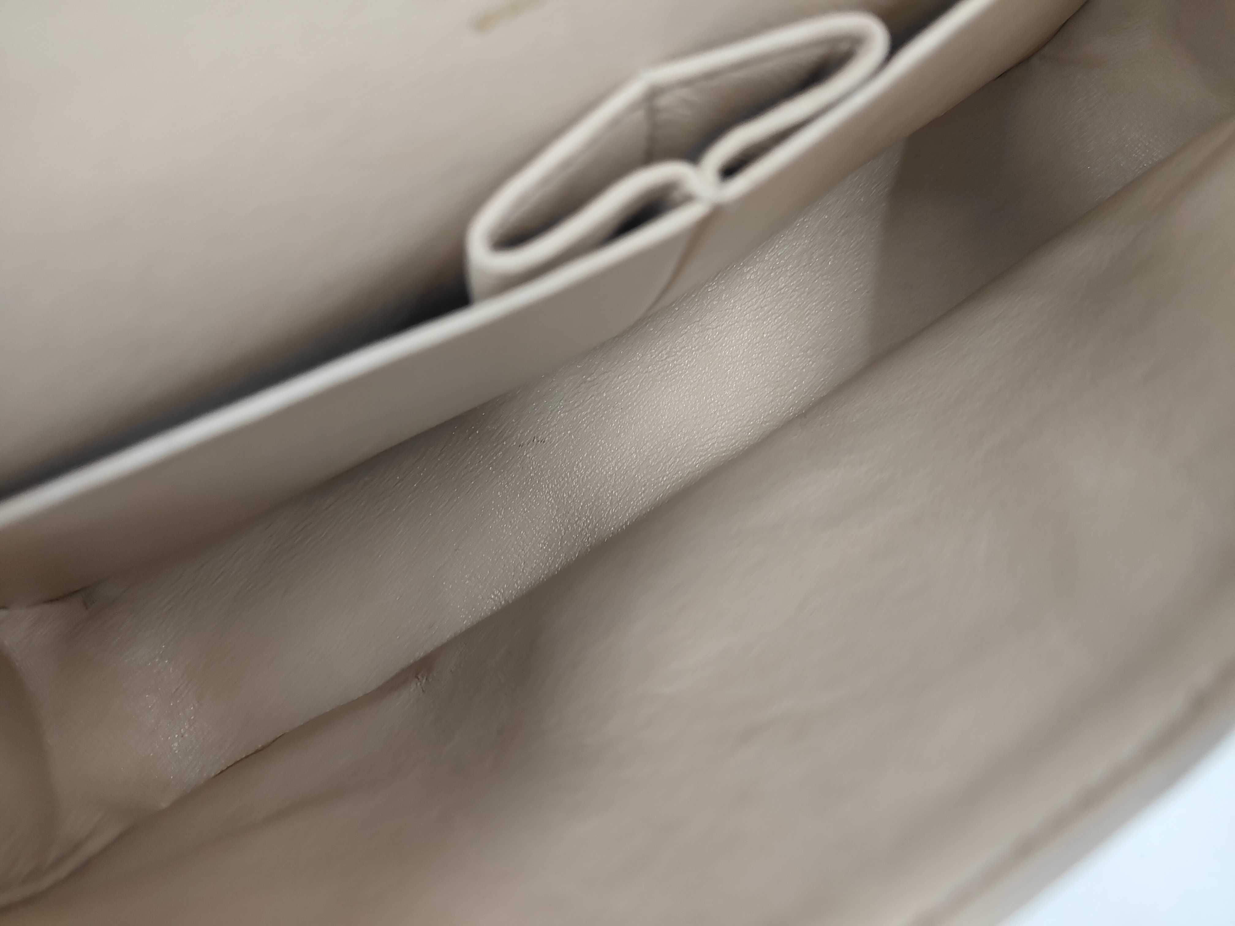 Lambskin Matelassé 25 WW (Serial No. 9) Beige Shoulder Bag with Gold Hardware — view 8