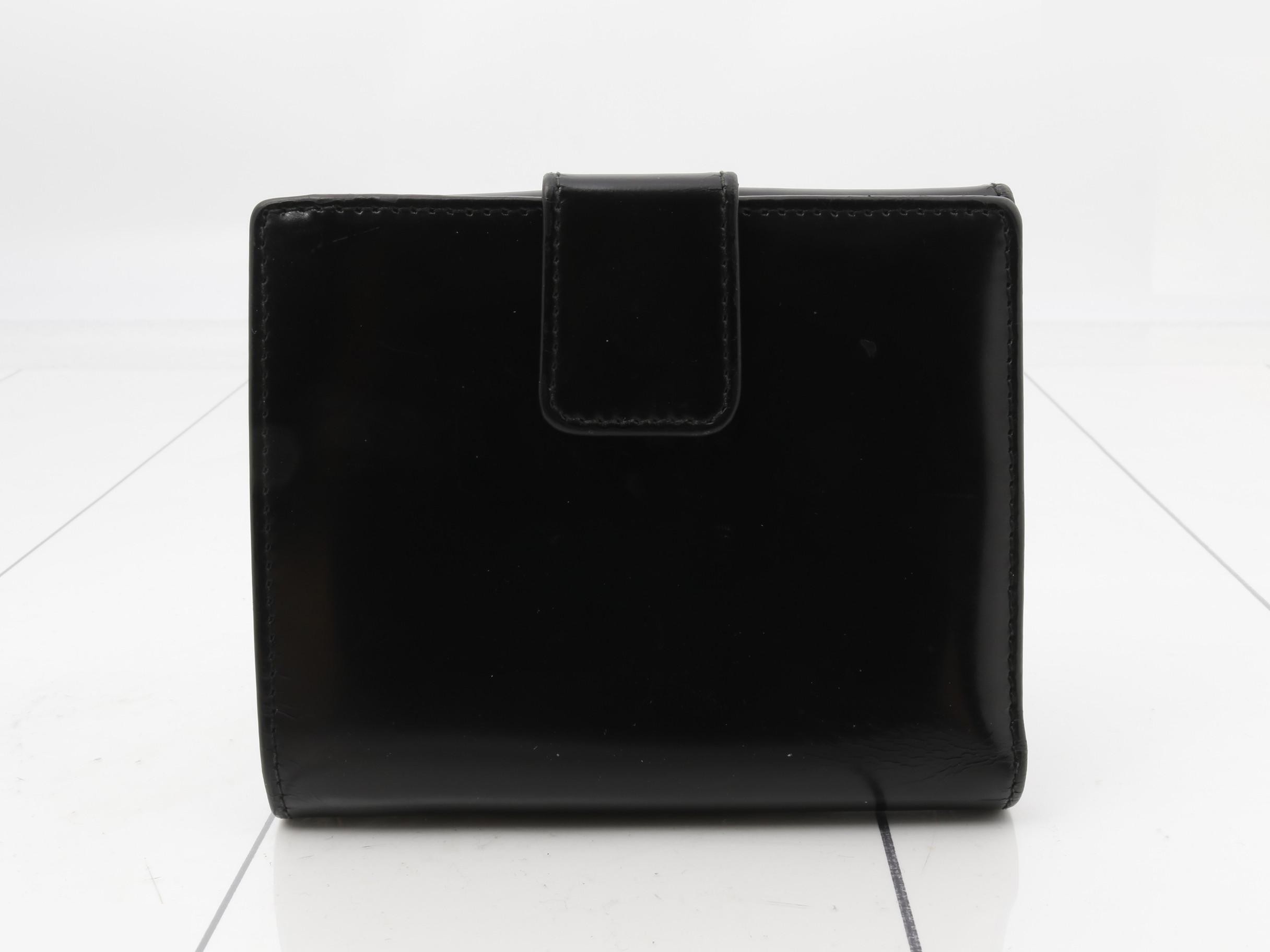 wallet — view 2