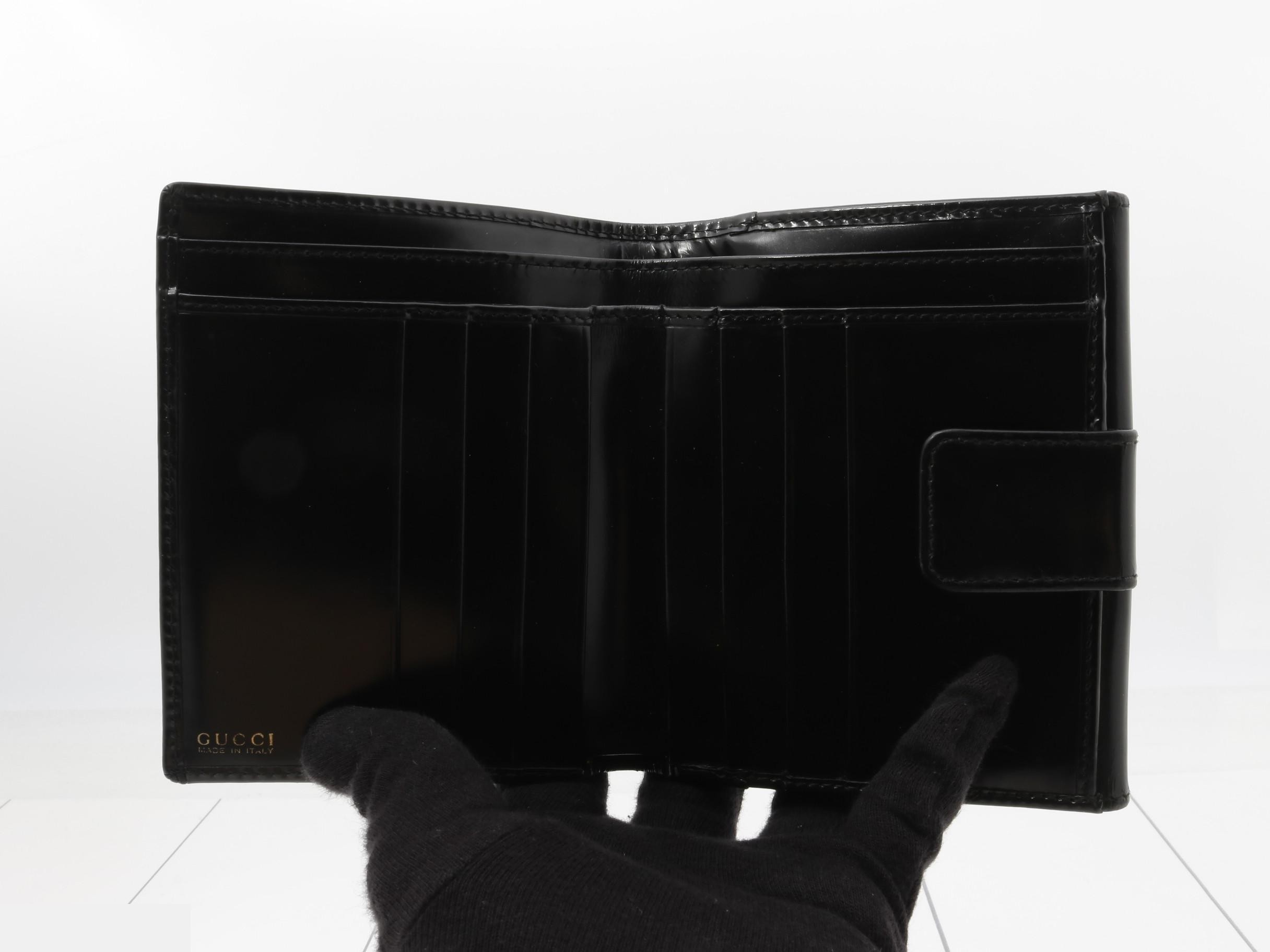 wallet — view 4
