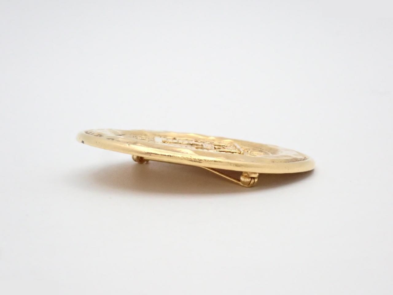 gold — view 3