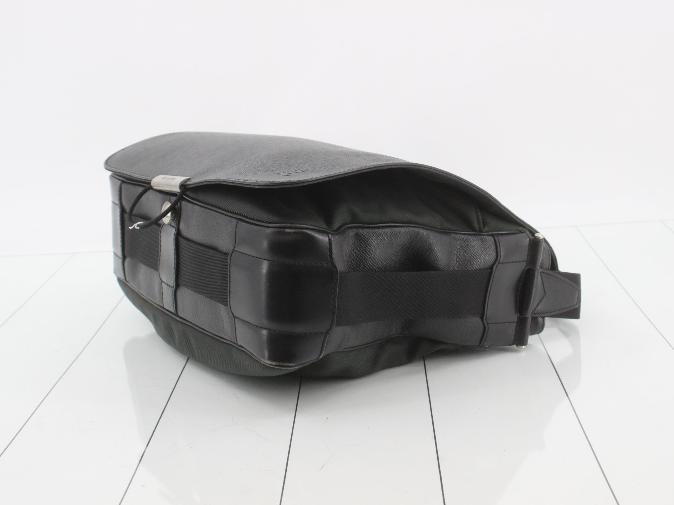 Taiga Victor Ardoise Shoulder Bag — view 6