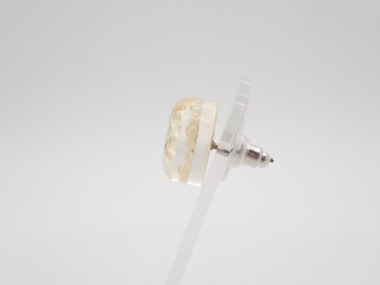 One earring only — view 3