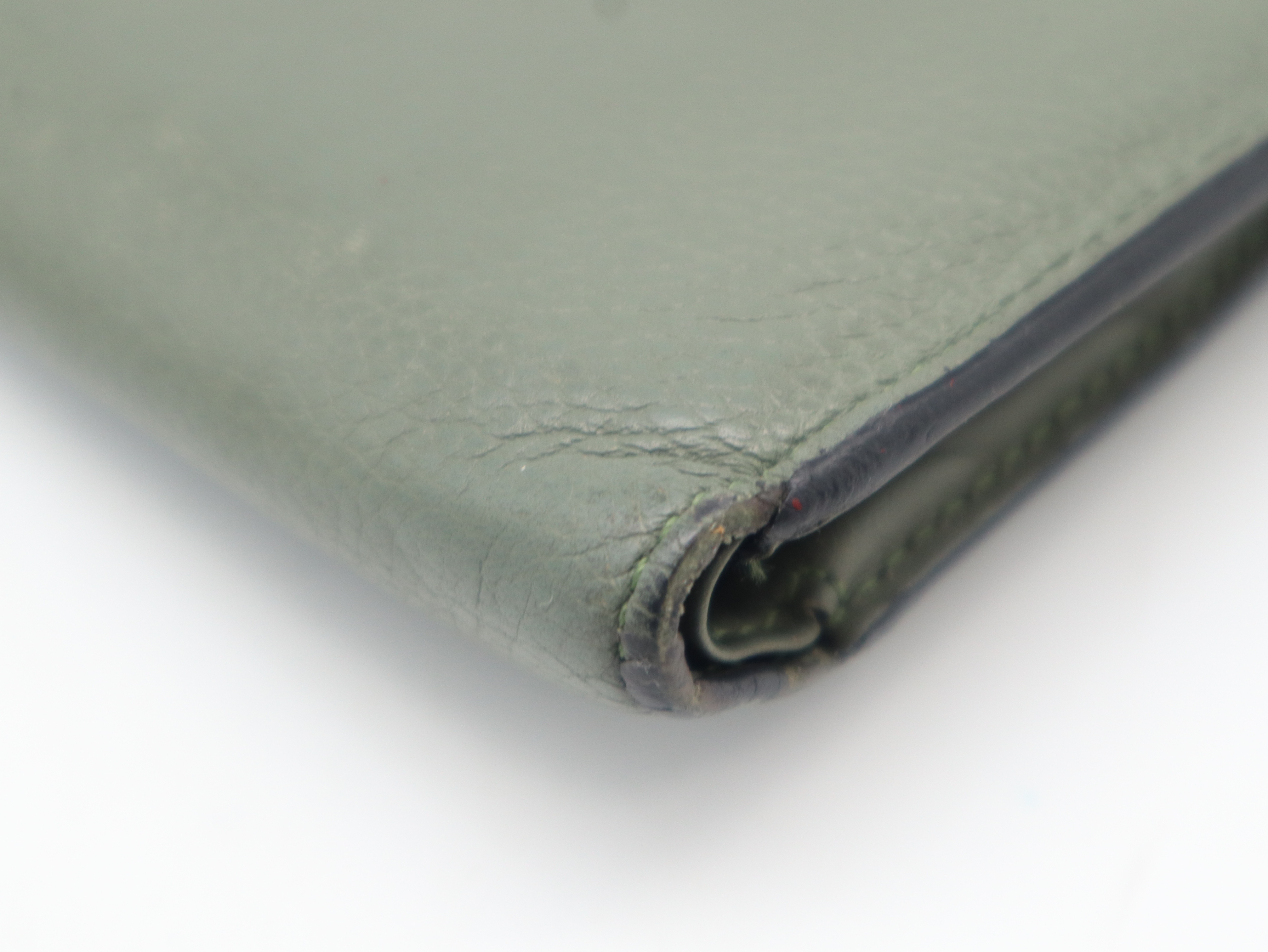 Bifold Leather Wallet, Khaki, with Box and Dust Bag. — view 7