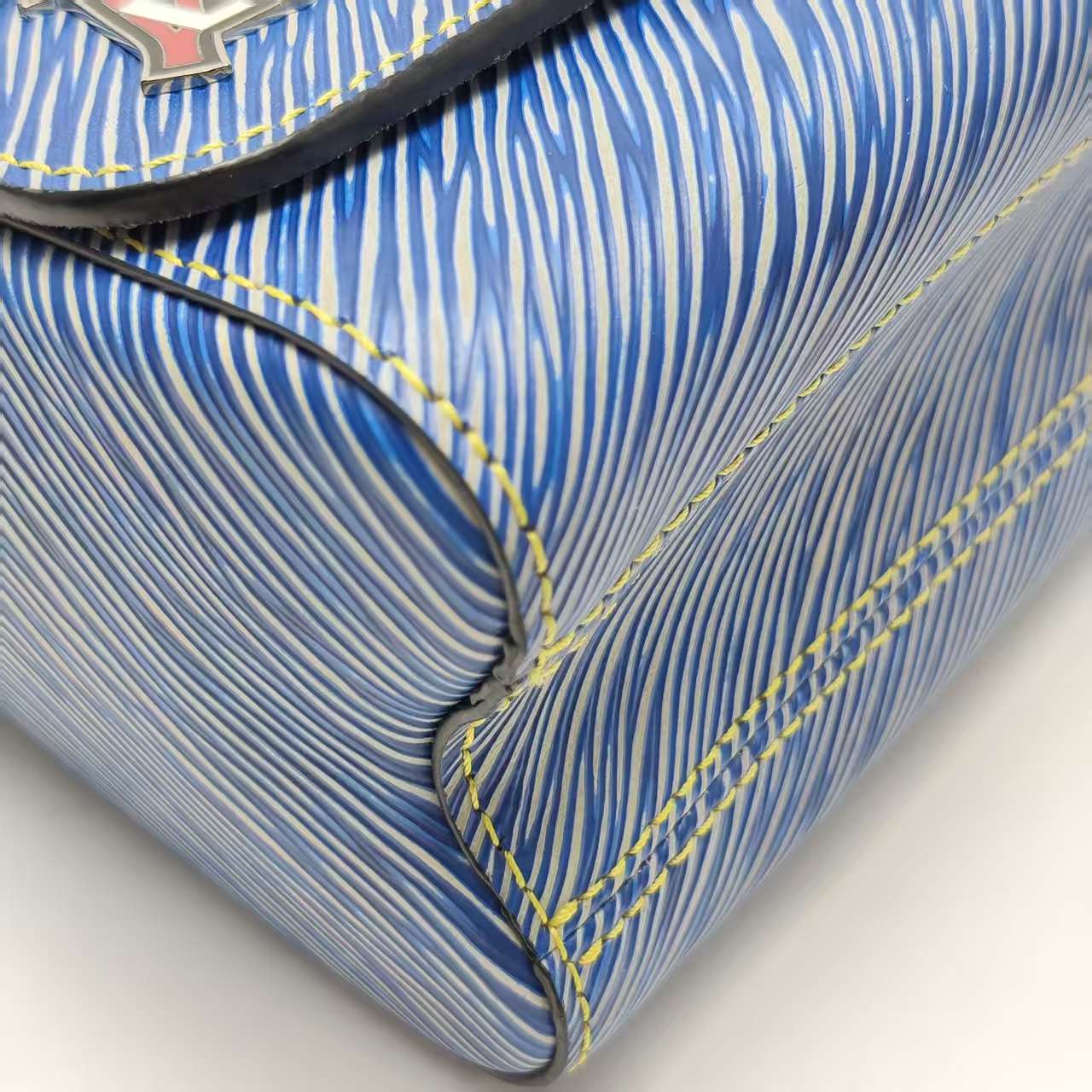【*Shipped from: China*】LOUIS VUITTON Twist Leather Shoulder Bag — view 6