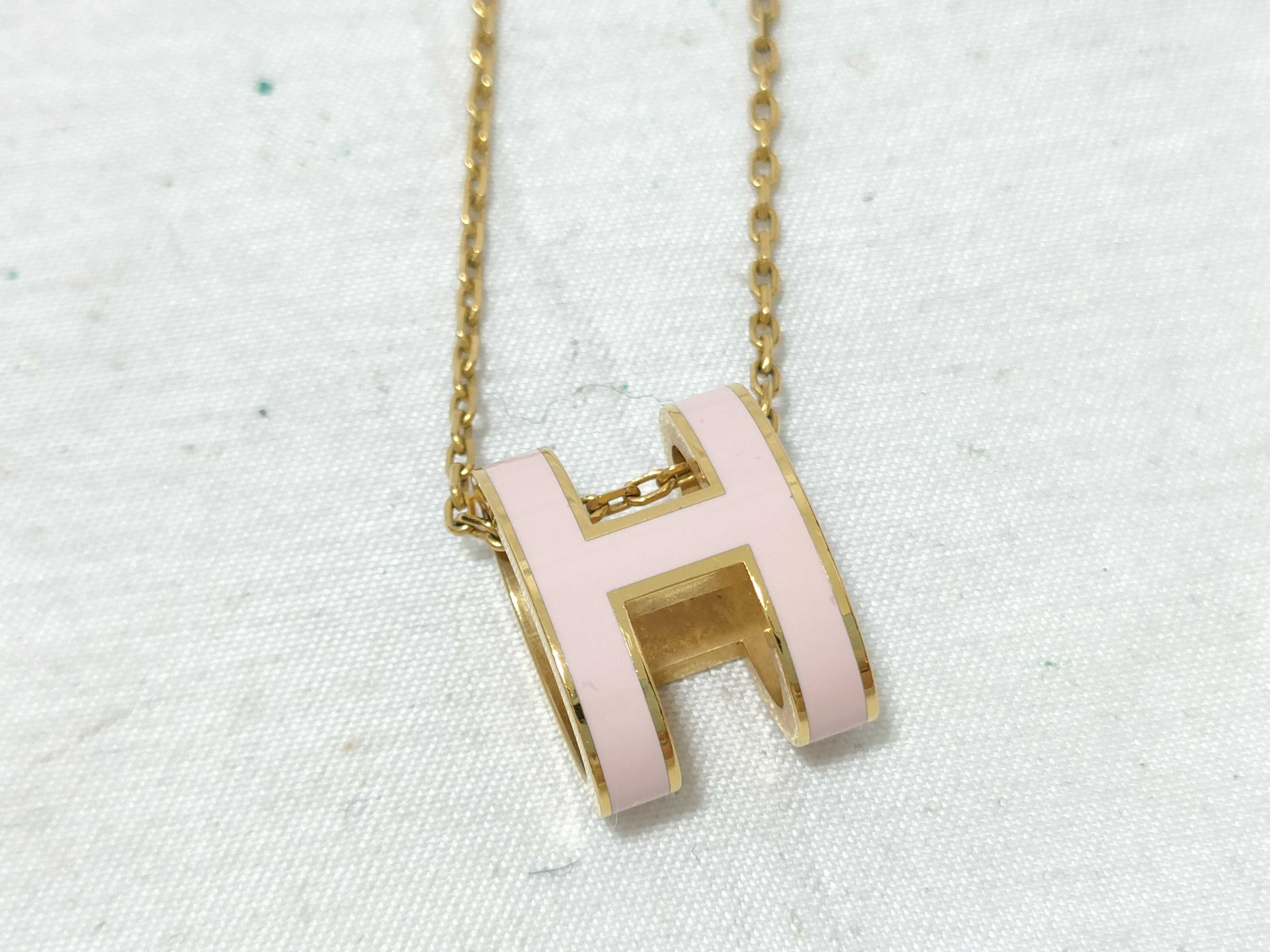 Mini Pop H Ash Necklace