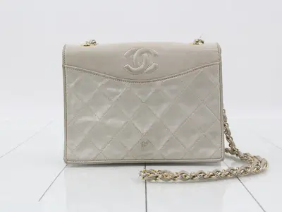 Matelassé Chain Shoulder Bag