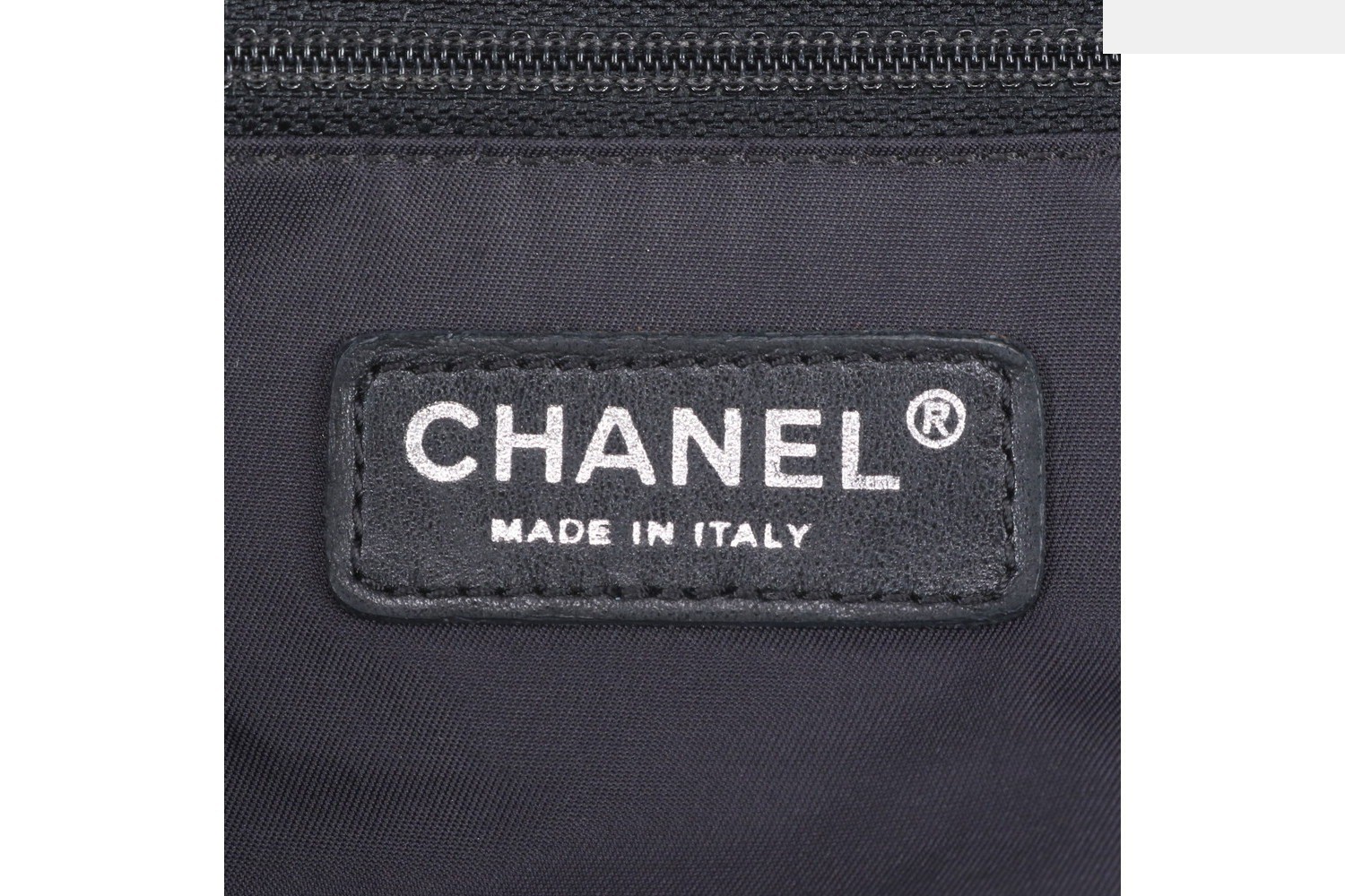Paris Biarritz leather tote bag with serial sticker. — view 8