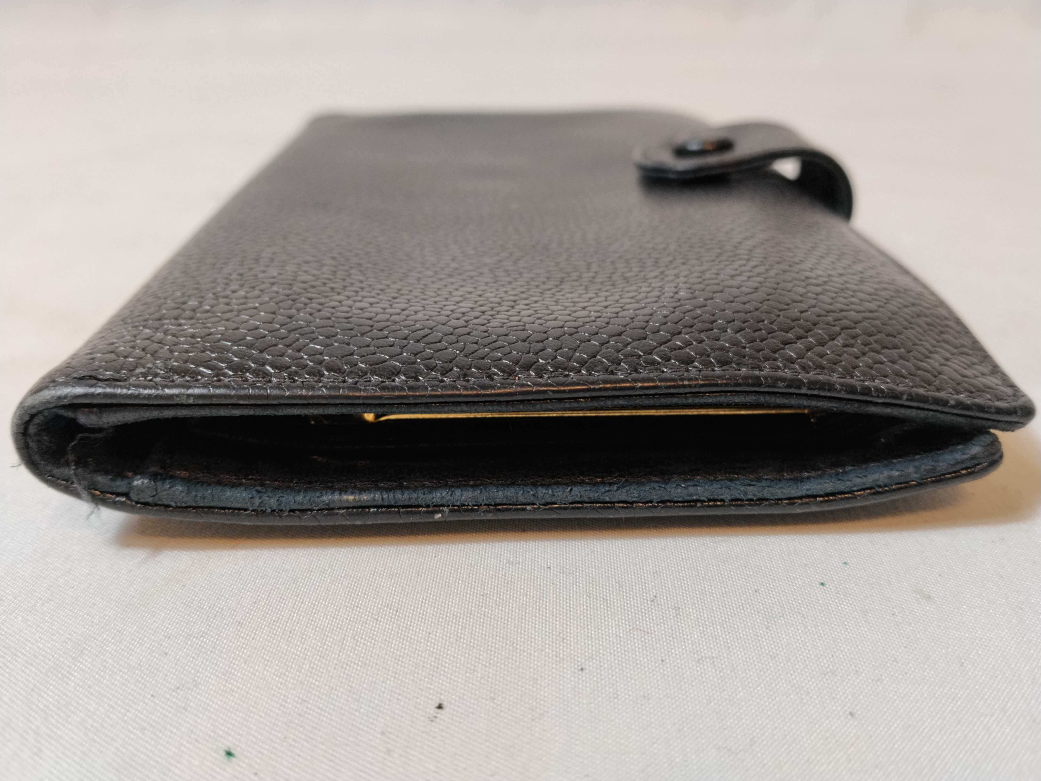Caviar Skin Coco Mark/Clasp Bi-fold Wallet — view 3