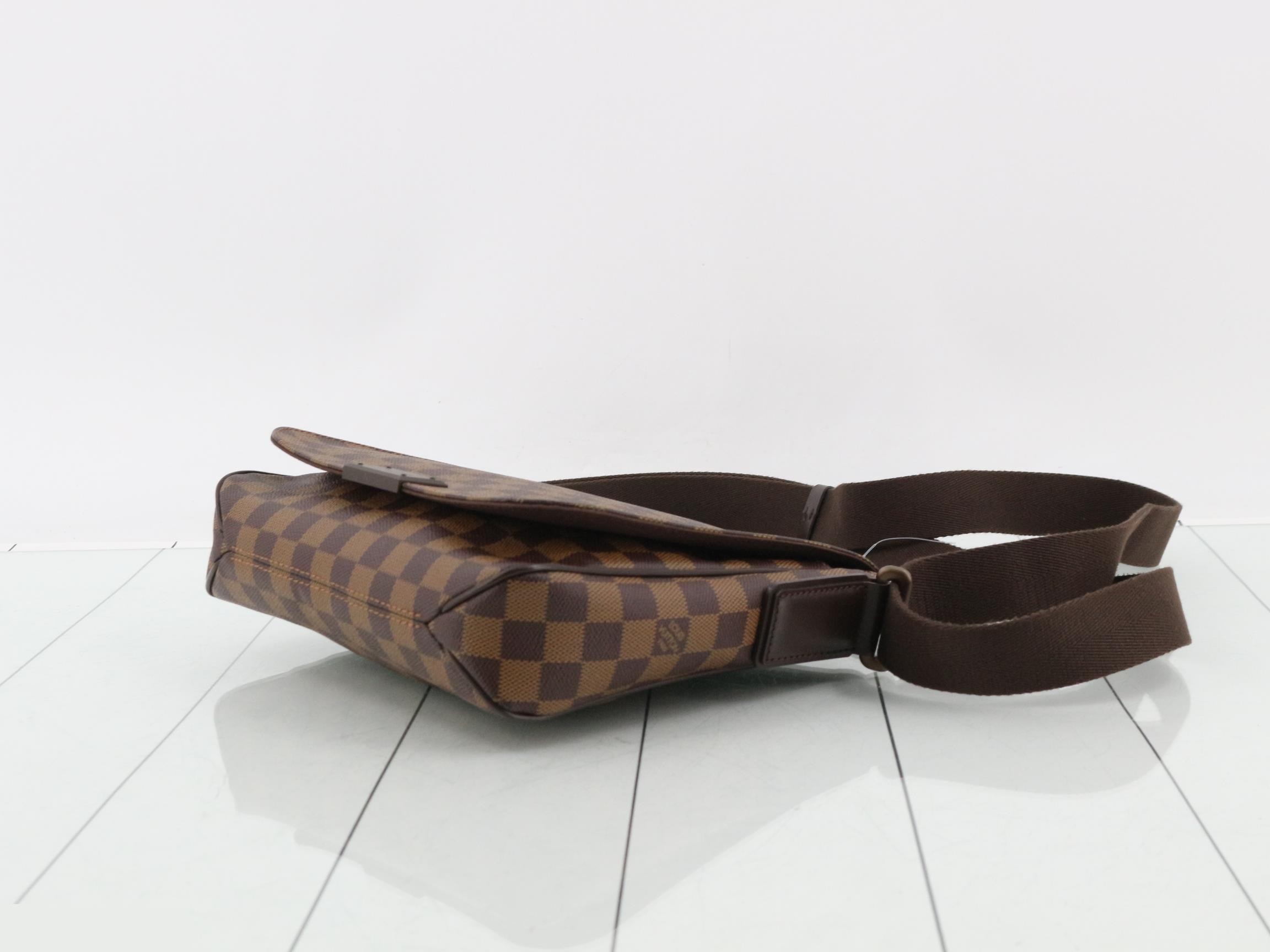 Damier District PM Shoulder Bag — view 6