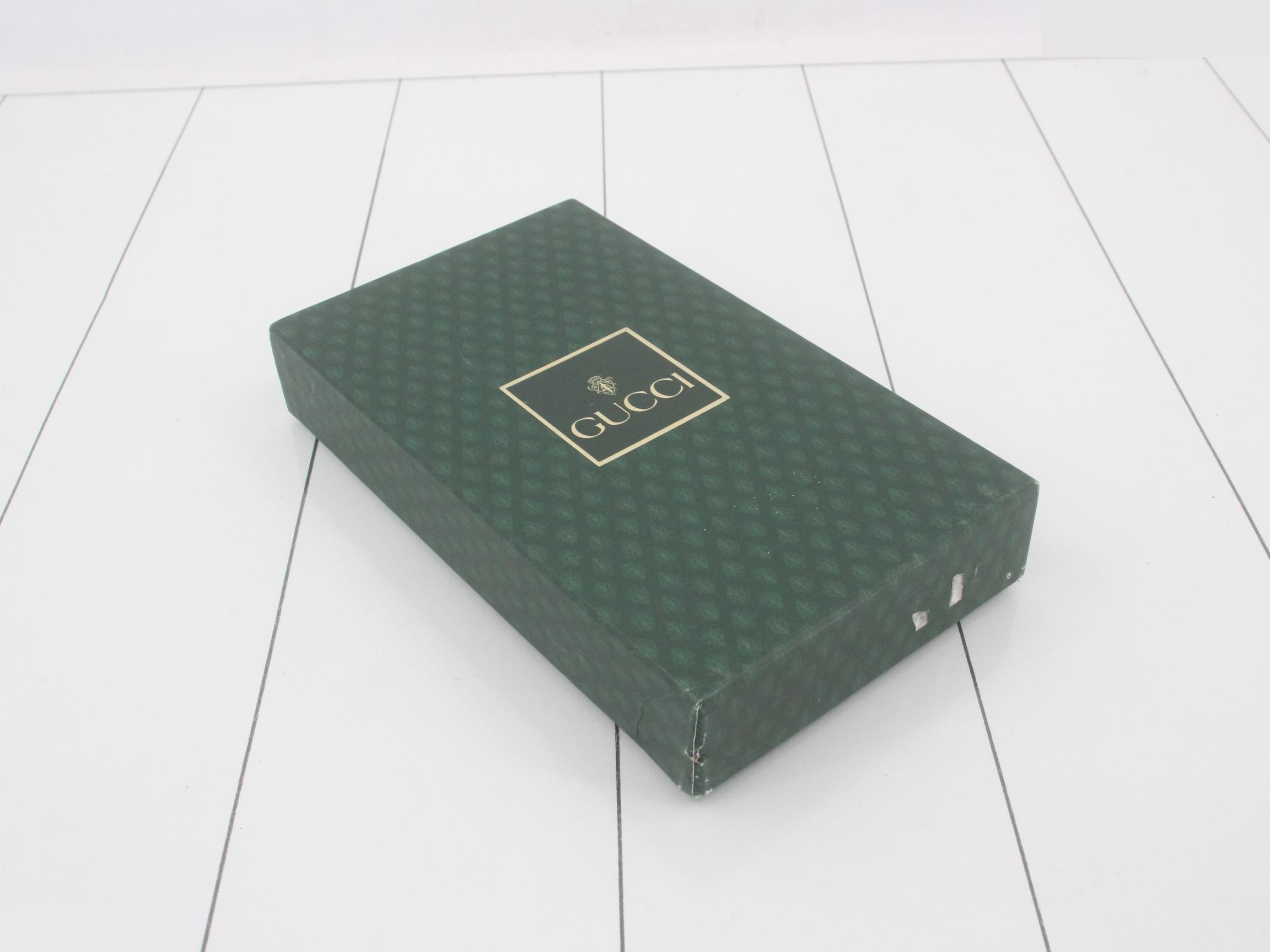 wallet — view 5