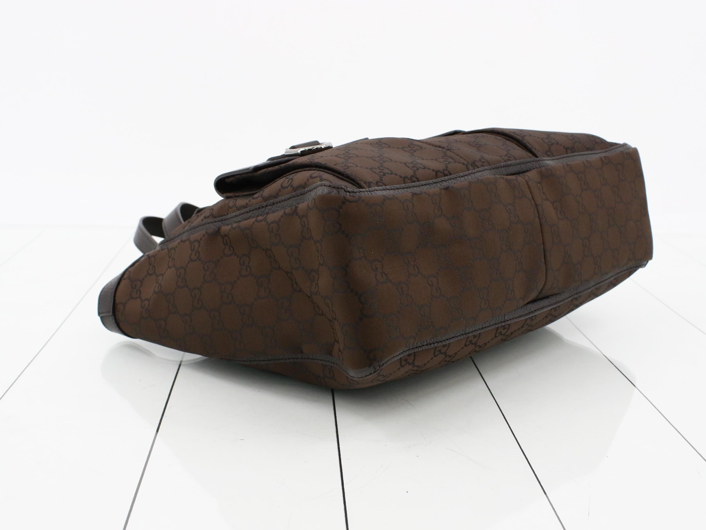GG Canvas Shoulder Bag — view 5