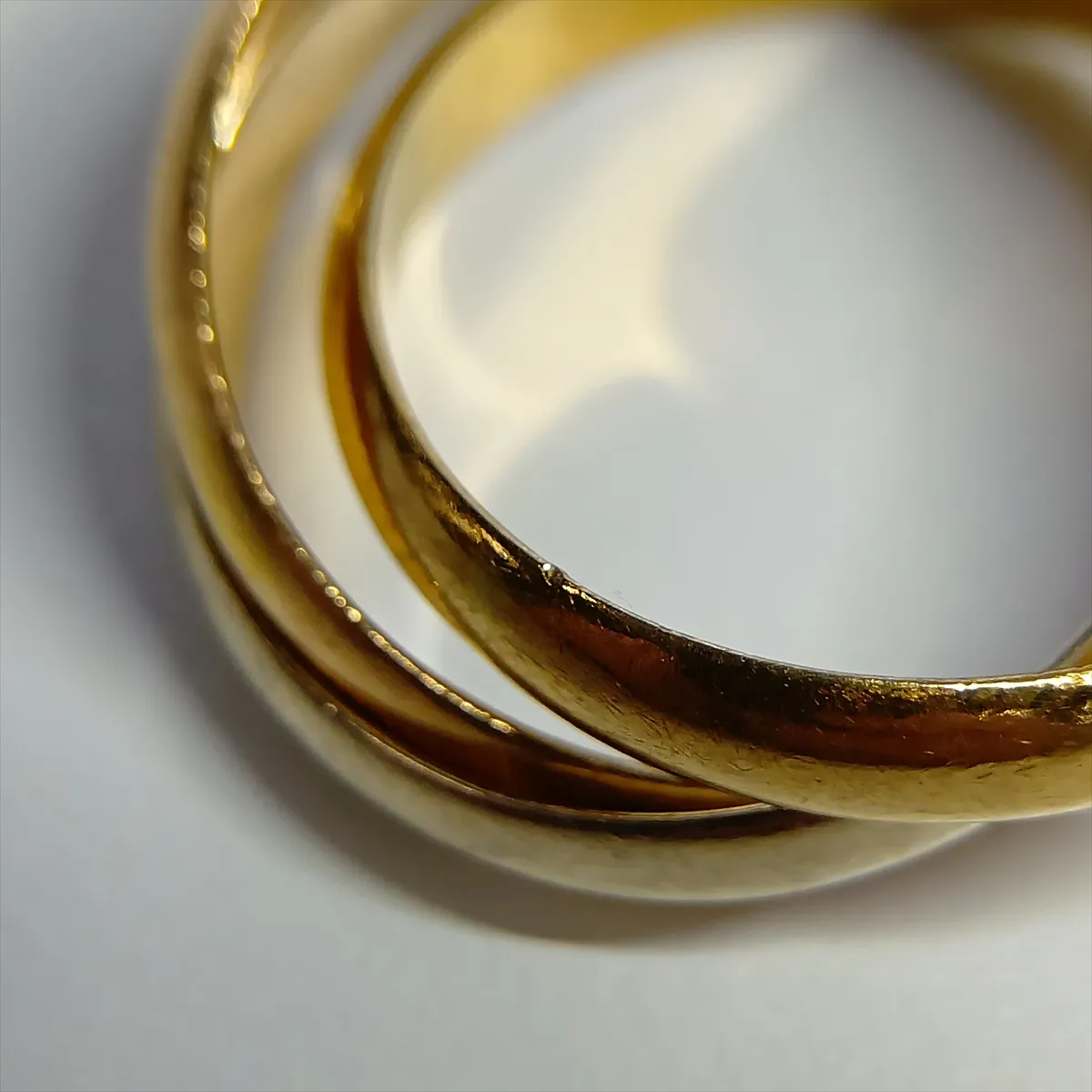 Trinity Ring 750 (YG x PG x WG) 8.1g 53 Dents, solder marks, plating peeling — view 5
