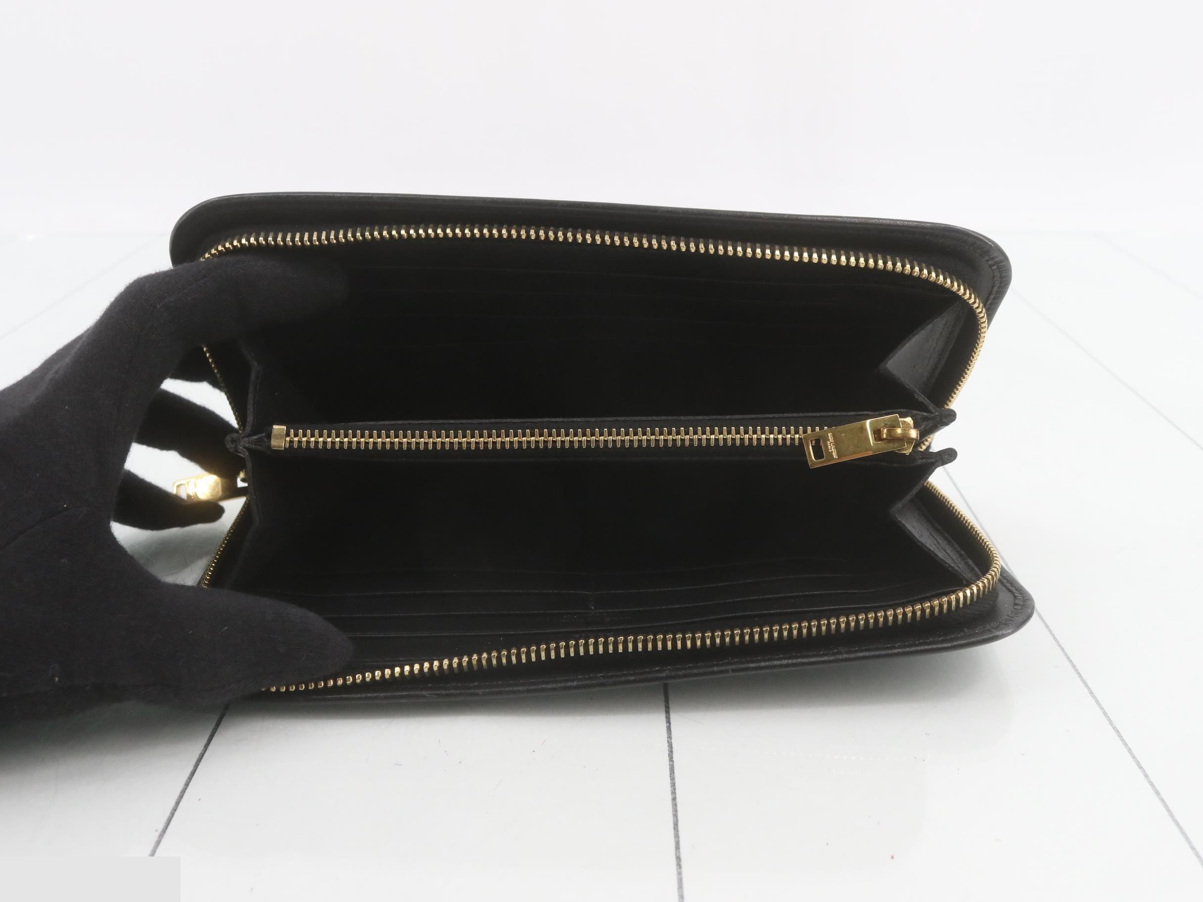 Other lines: Bags and Wallets — view 4
