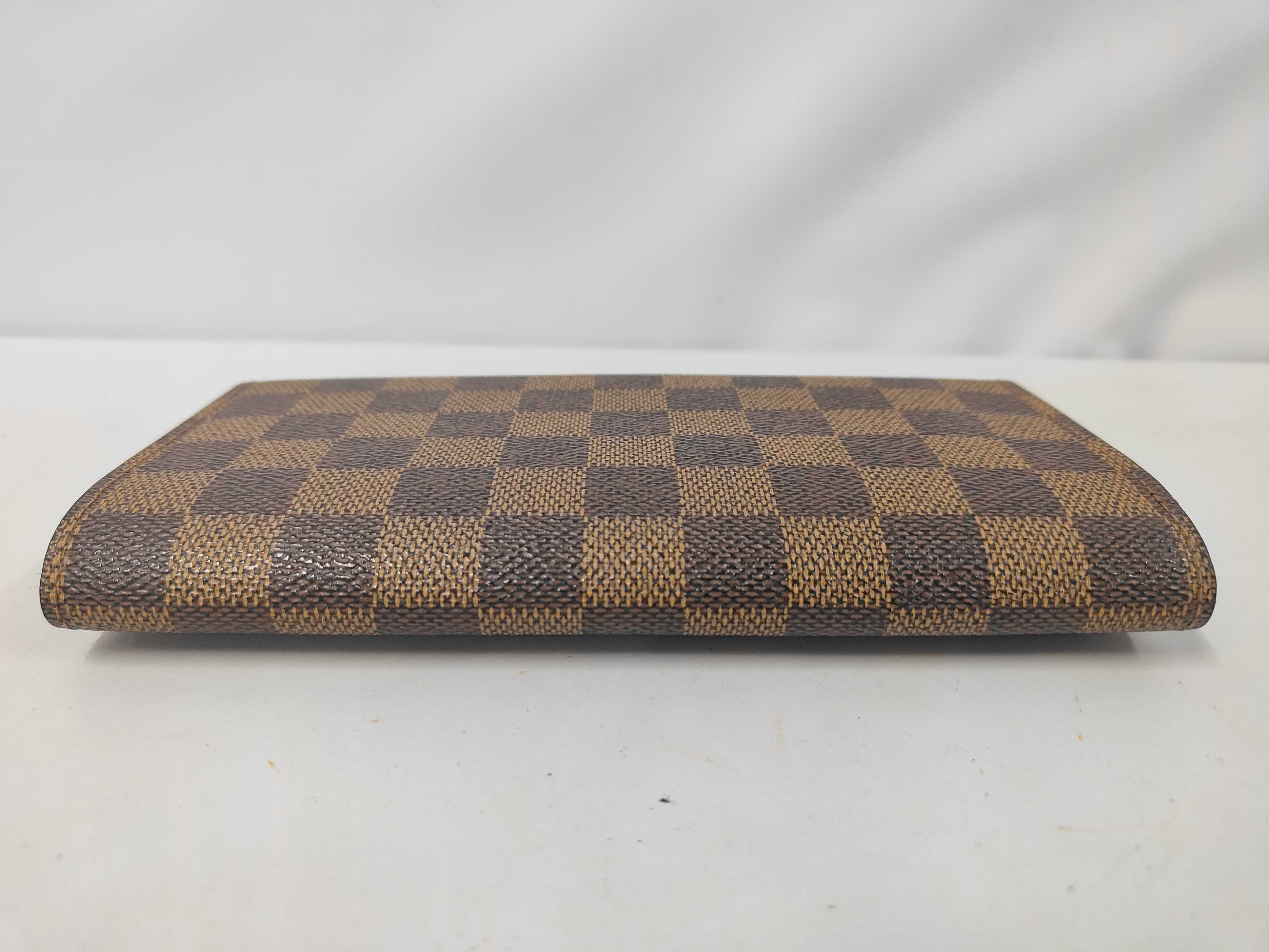 Damier Portefeuille International Wallet — view 6