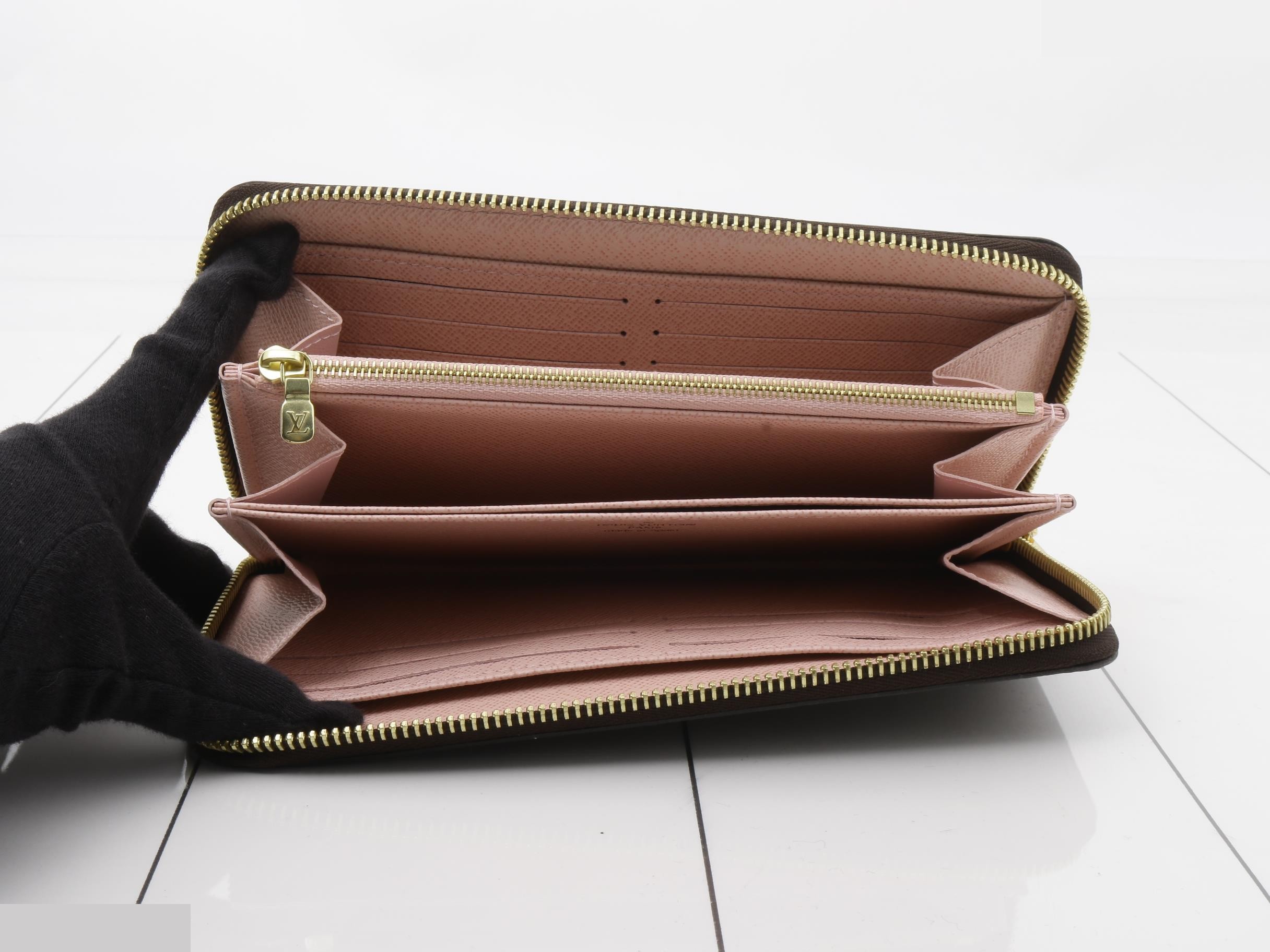 Zippy Wallet Rose Ballerine M41894 Monogram — view 4