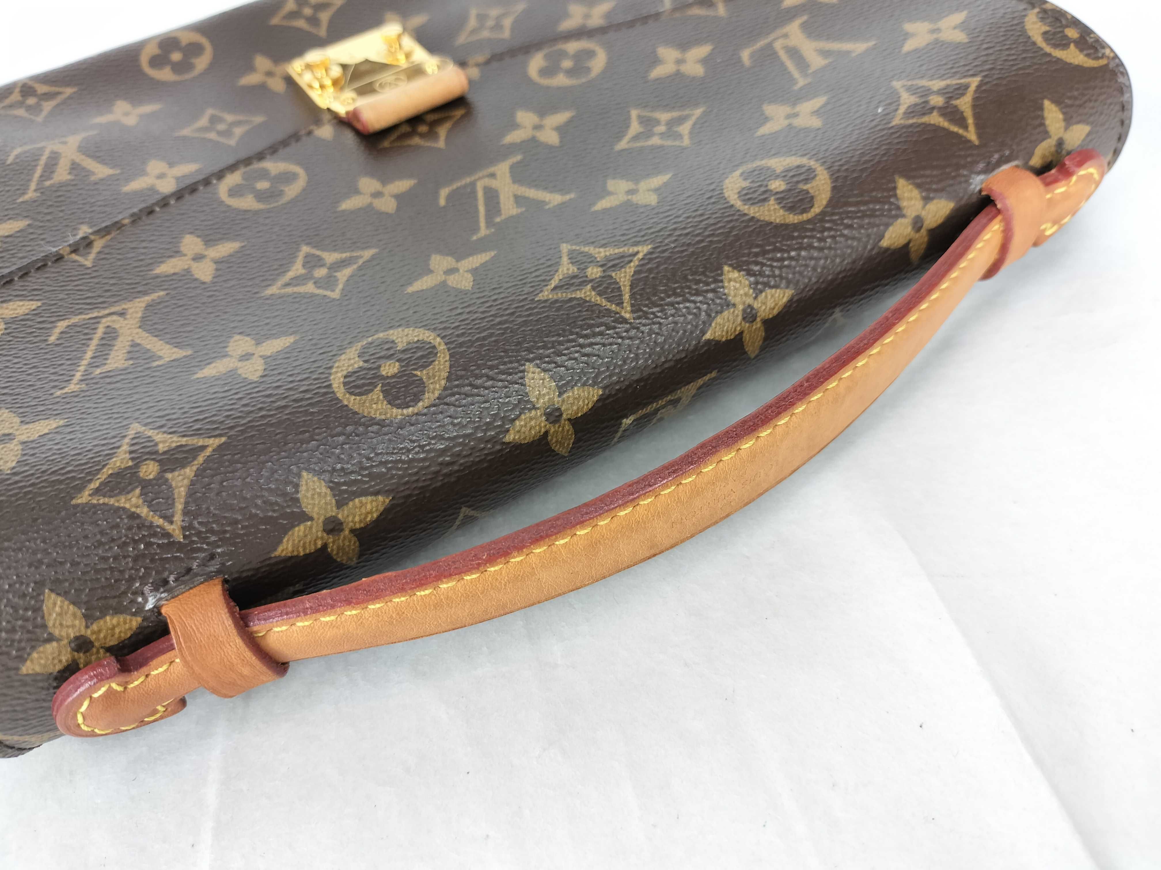 Monogram Pochette Metis MM M44875 Monogram 2-Way Shoulder Bag PL0138 — view 3