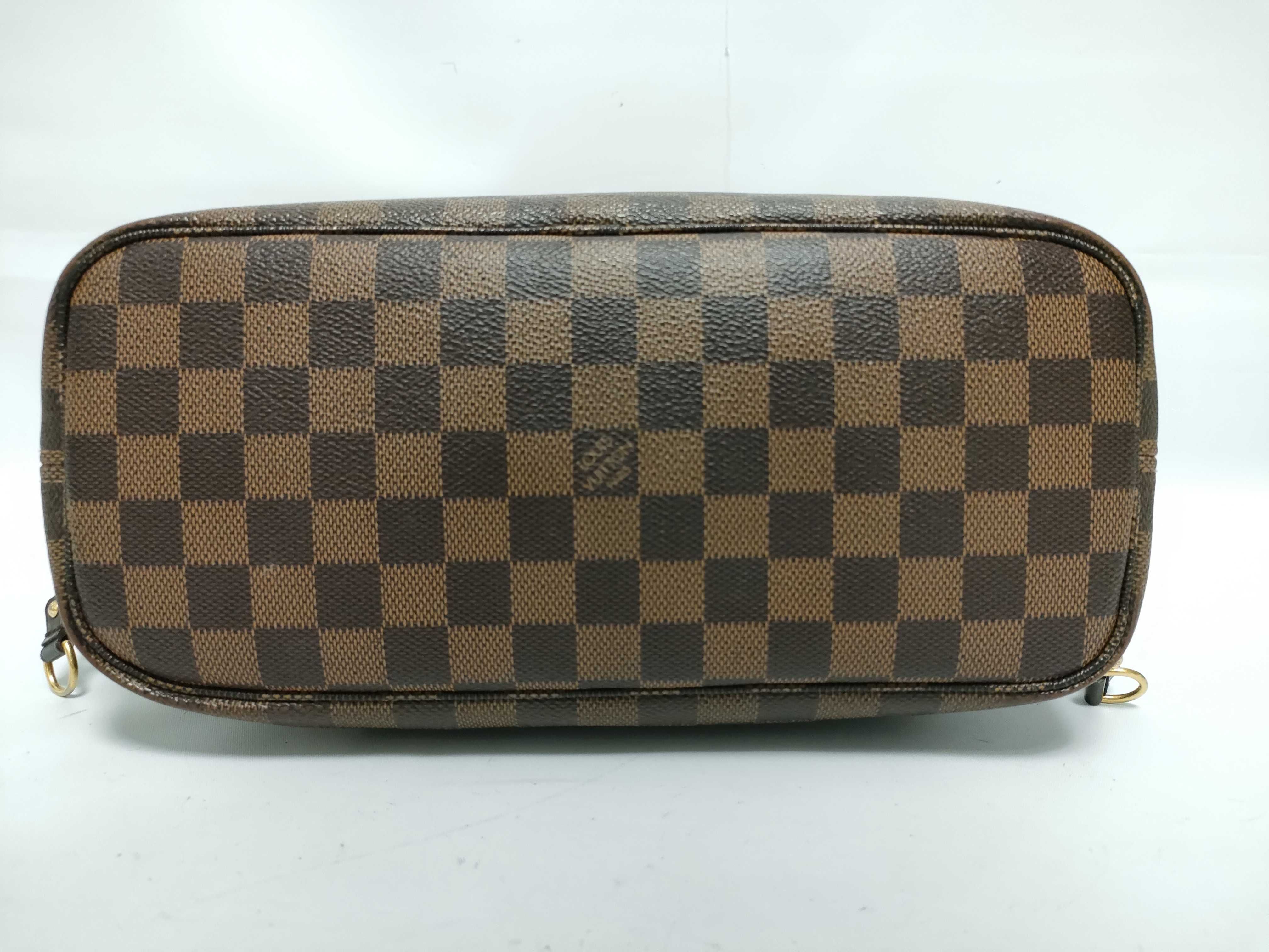Damier Neverfull PM Shoulder Handbag (Damier Leather) — view 3