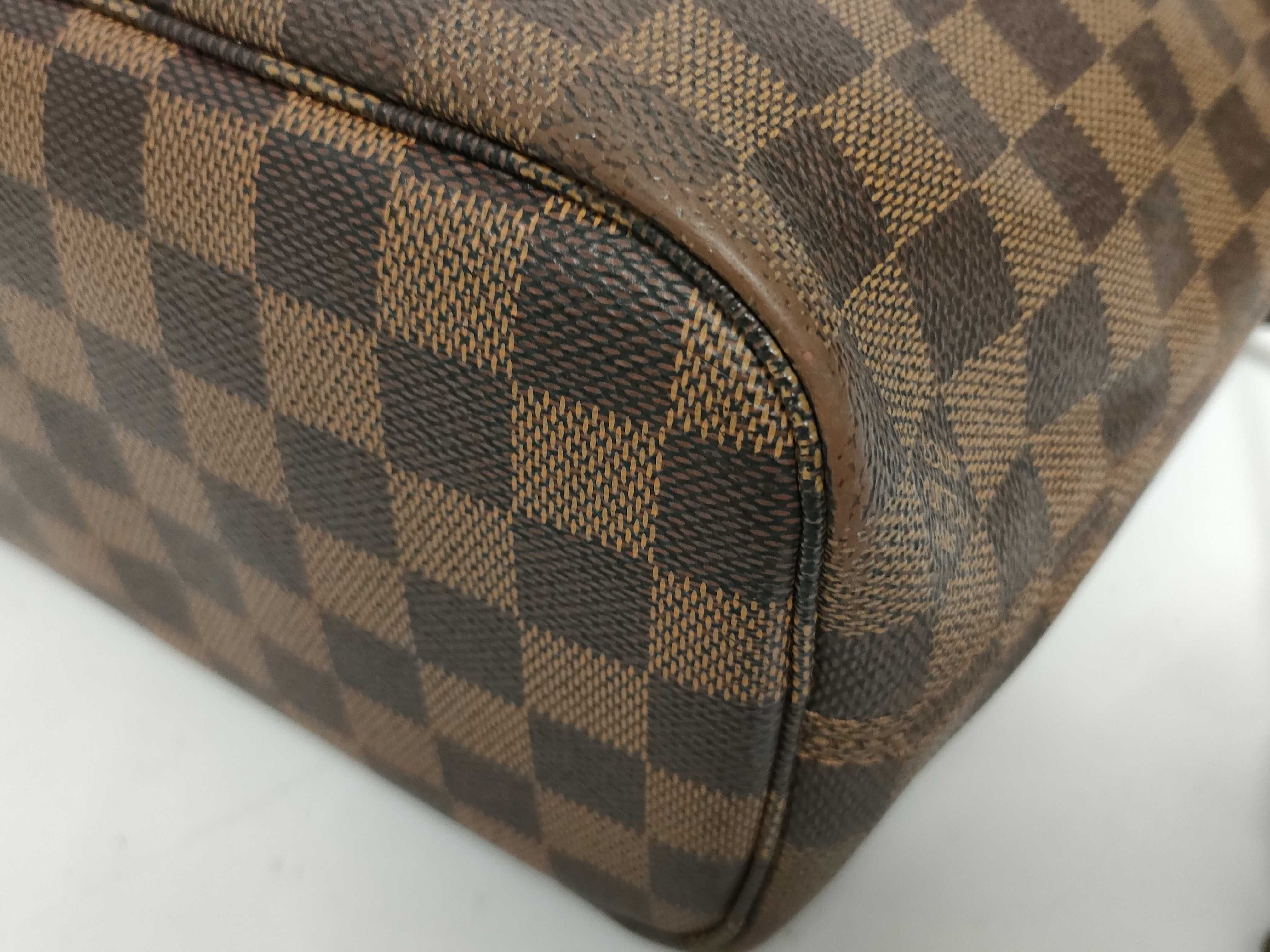 Damier Neverfull PM Shoulder Handbag (Damier Leather) — view 4