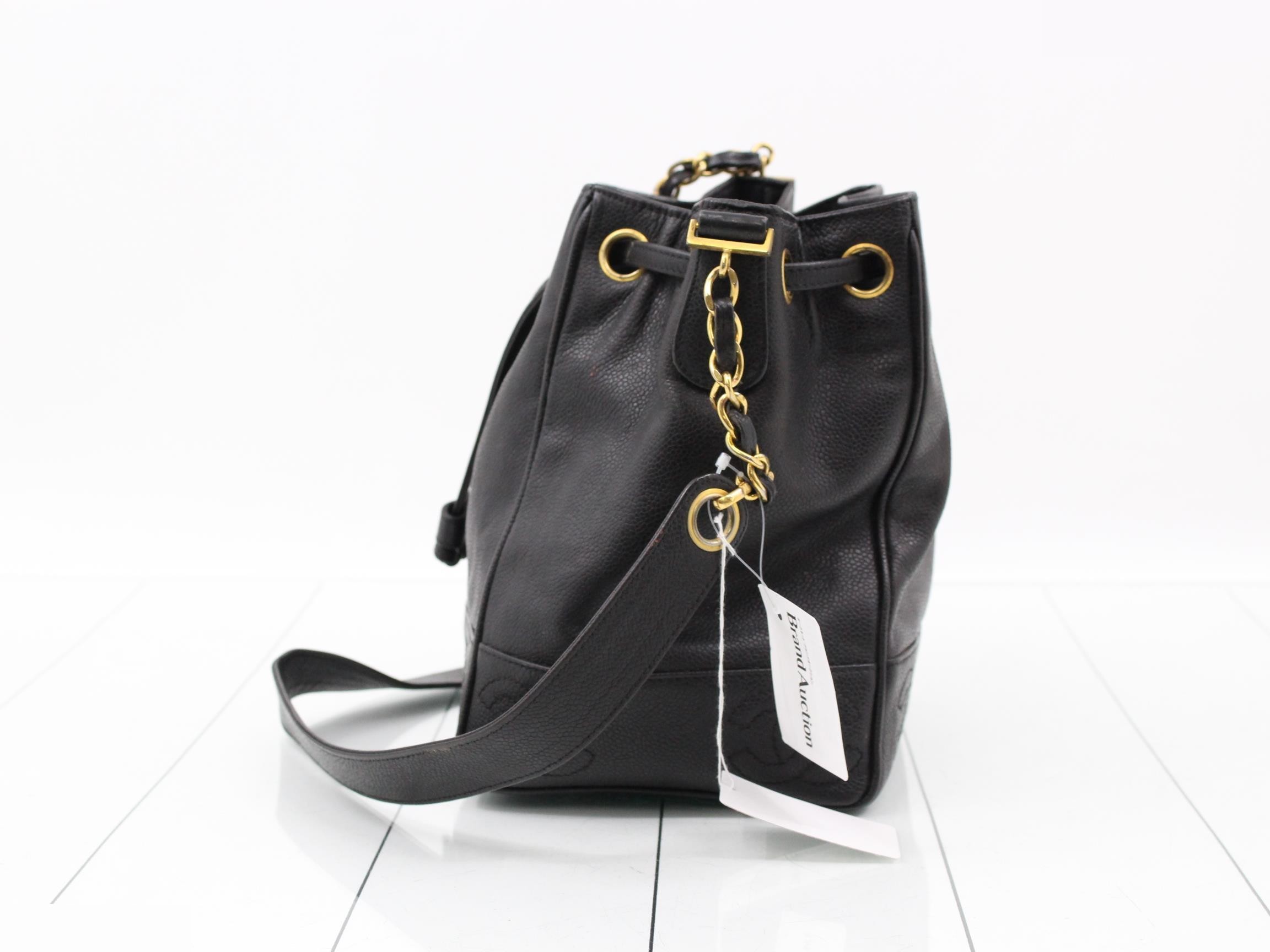 Caviar skin shoulder bag — view 3
