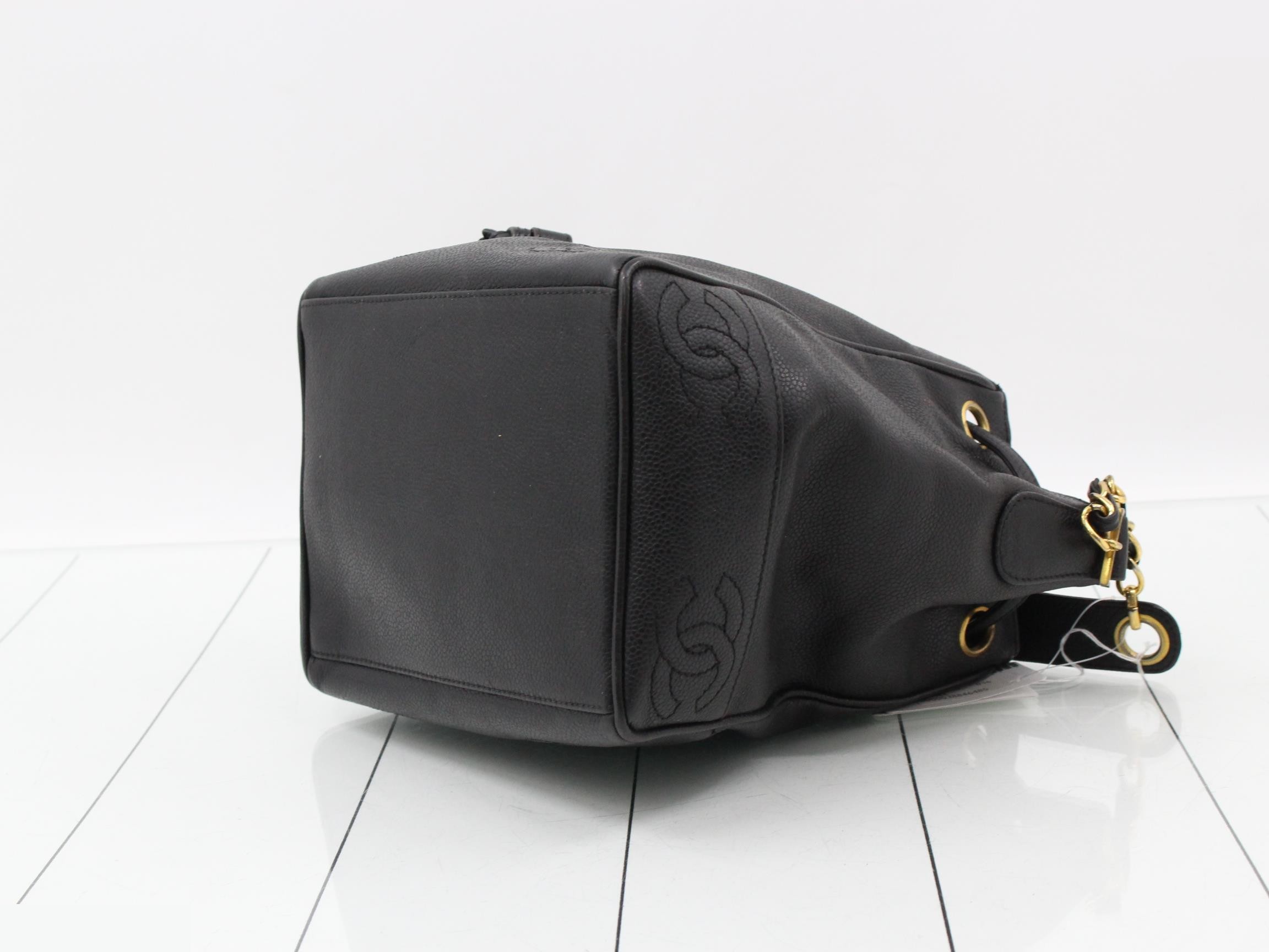 Caviar skin shoulder bag — view 6