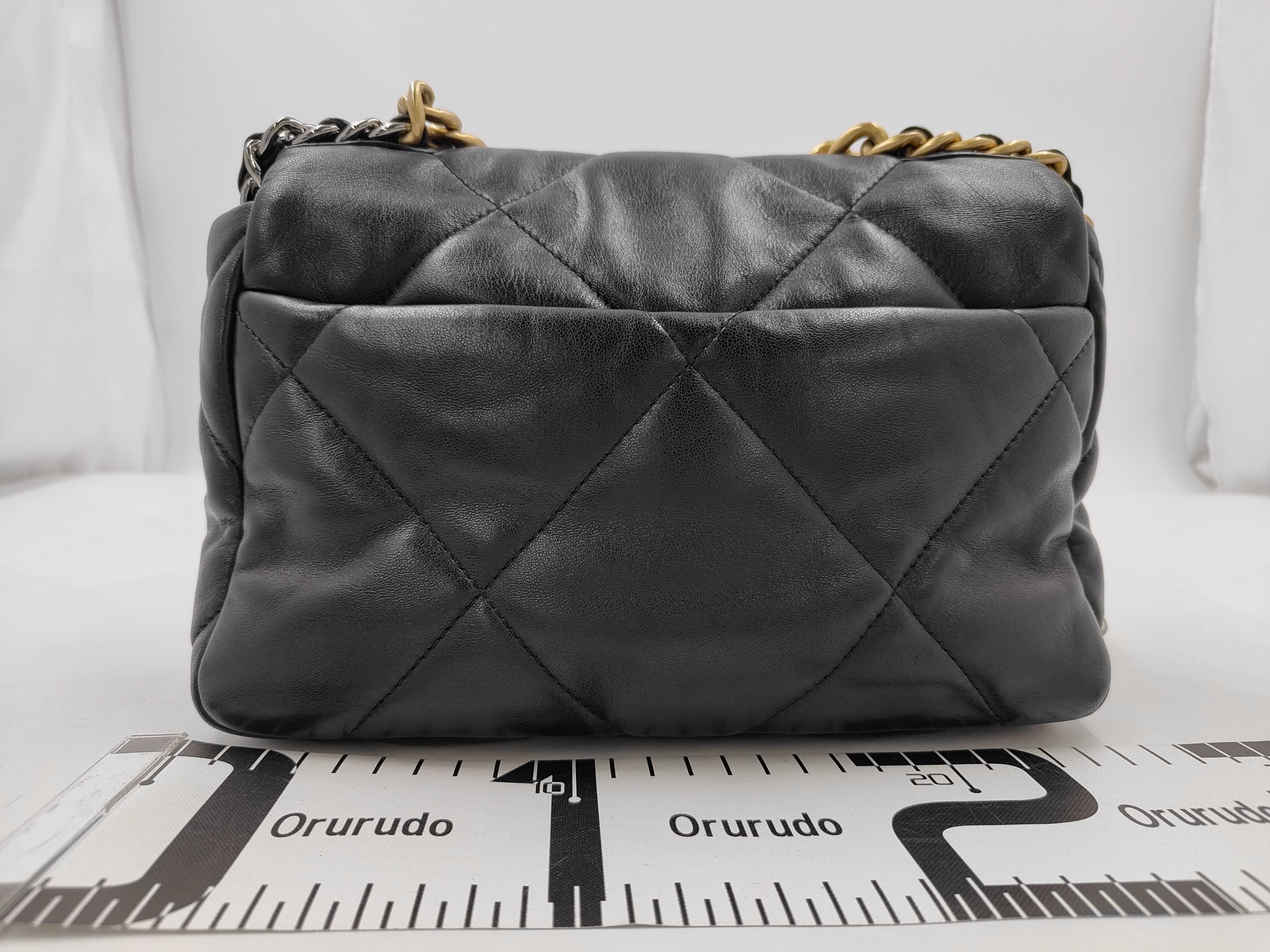 Matelassé 19 Bag Chain Shoulder Bag (Serial Number 30s) Card Shoulder Bag — view 2