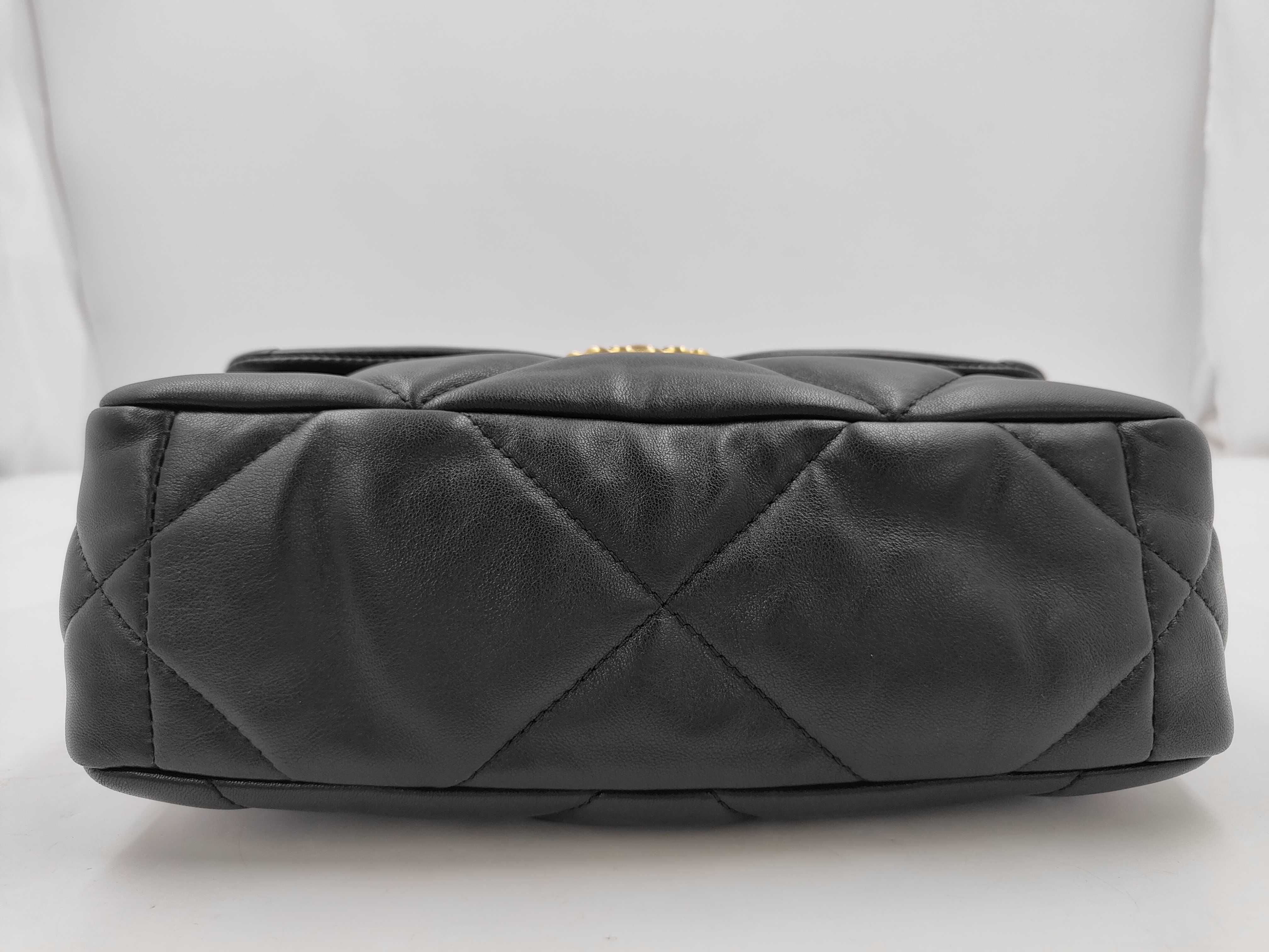 Matelassé 19 Bag Chain Shoulder Bag (Serial Number 30s) Card Shoulder Bag — view 3
