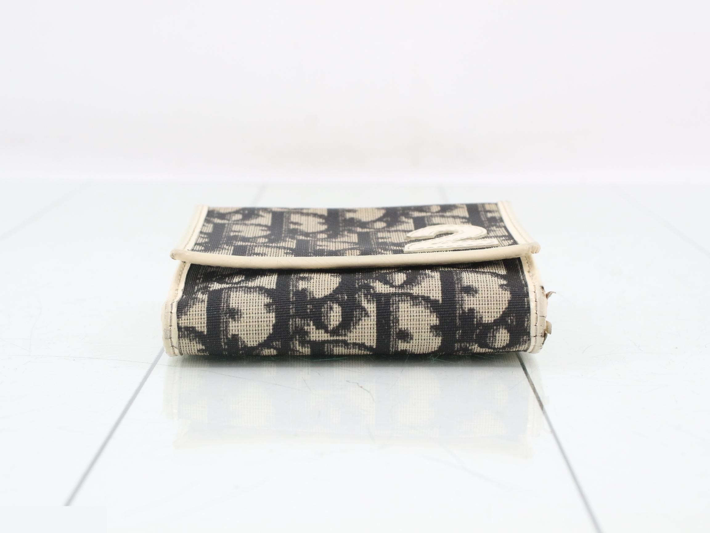 Folded in half, No. 2 — view 3