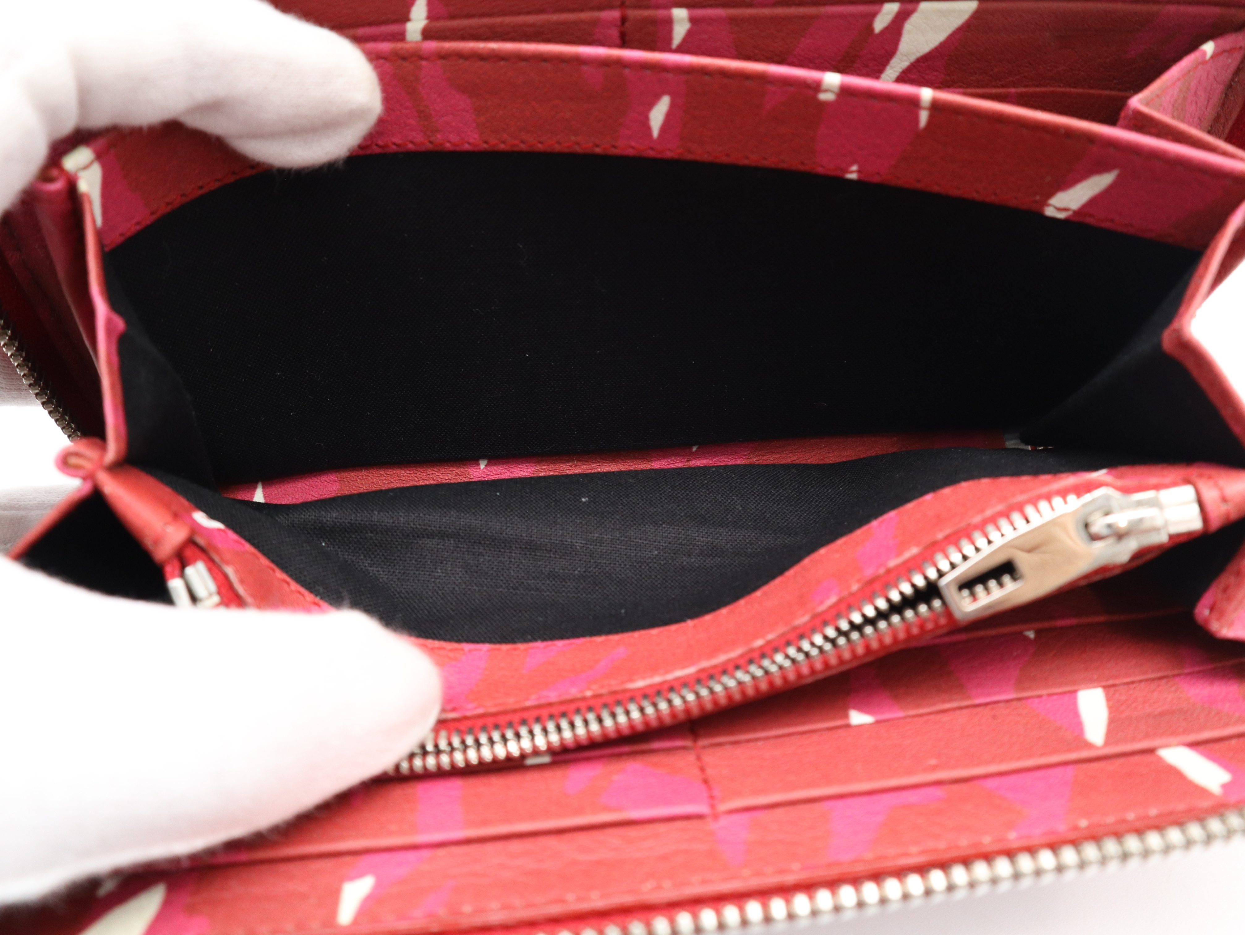 Leather Round Zipper Gradient Red Wallet — view 9