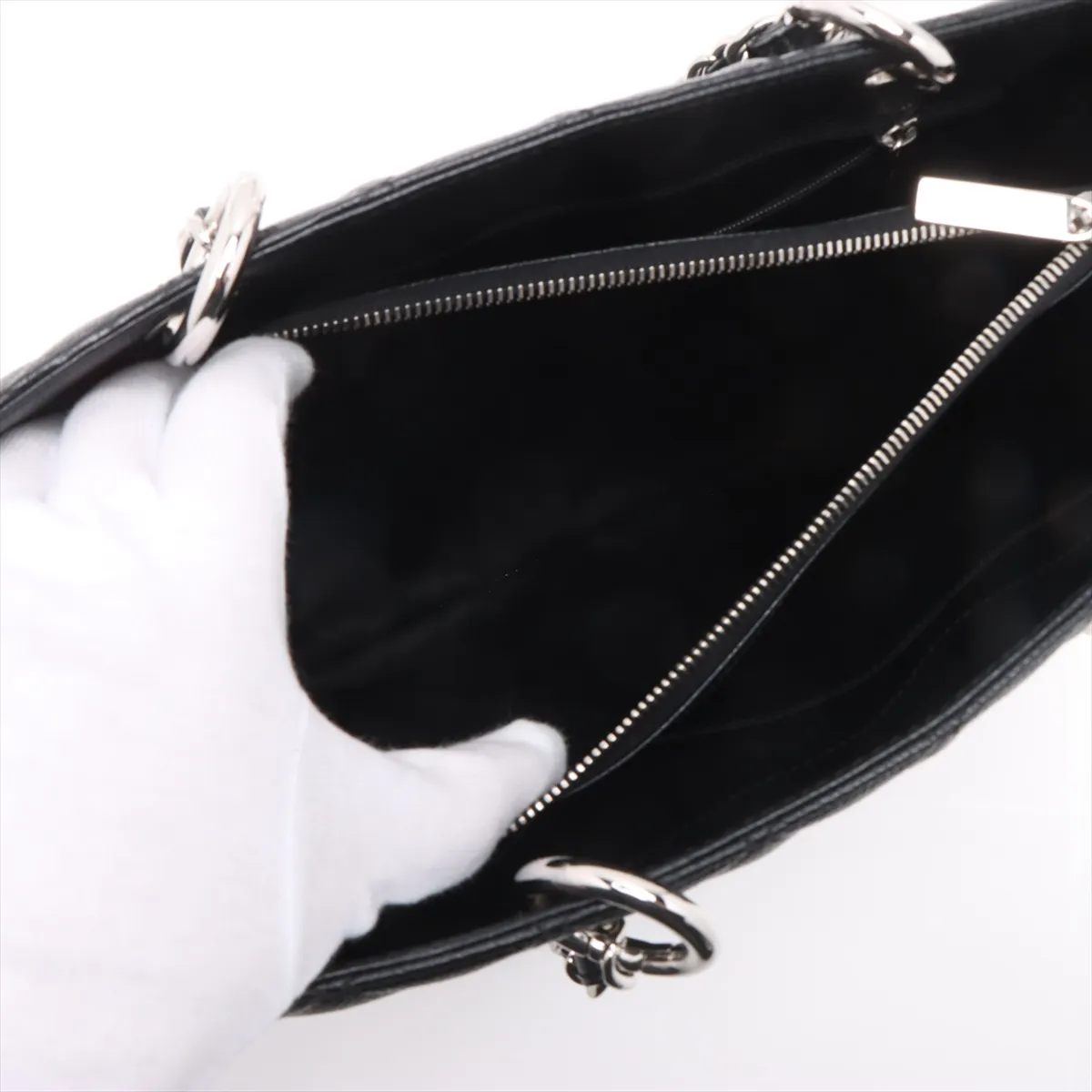 GST caviar skin chain tote bag black silver hardware 15646739 15th series — view 9