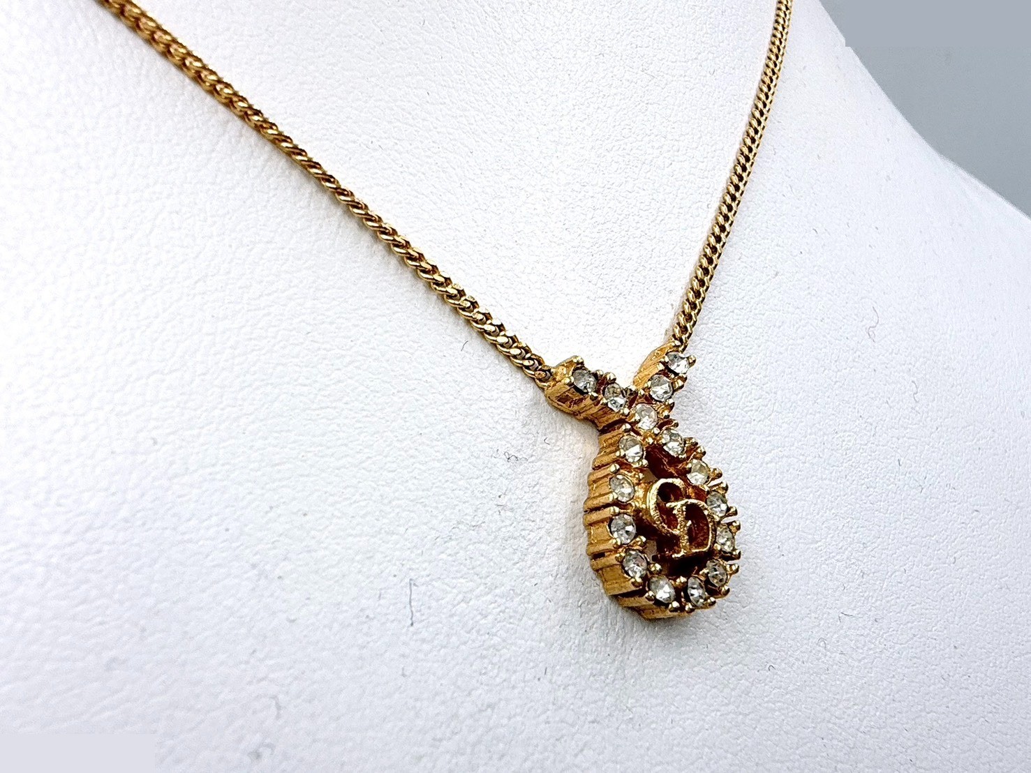 gold-colored rhinestone necklace, chain approximately 44cm. — view 3