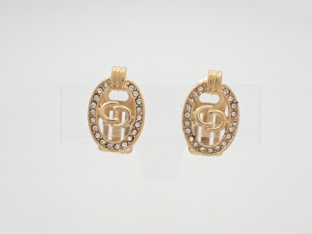 Other lines: Precious metals and earrings