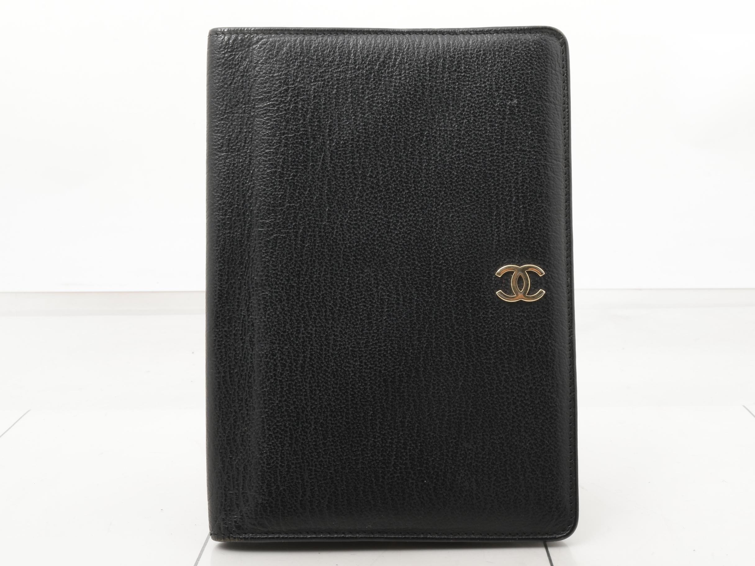 Leather bi-fold wallet