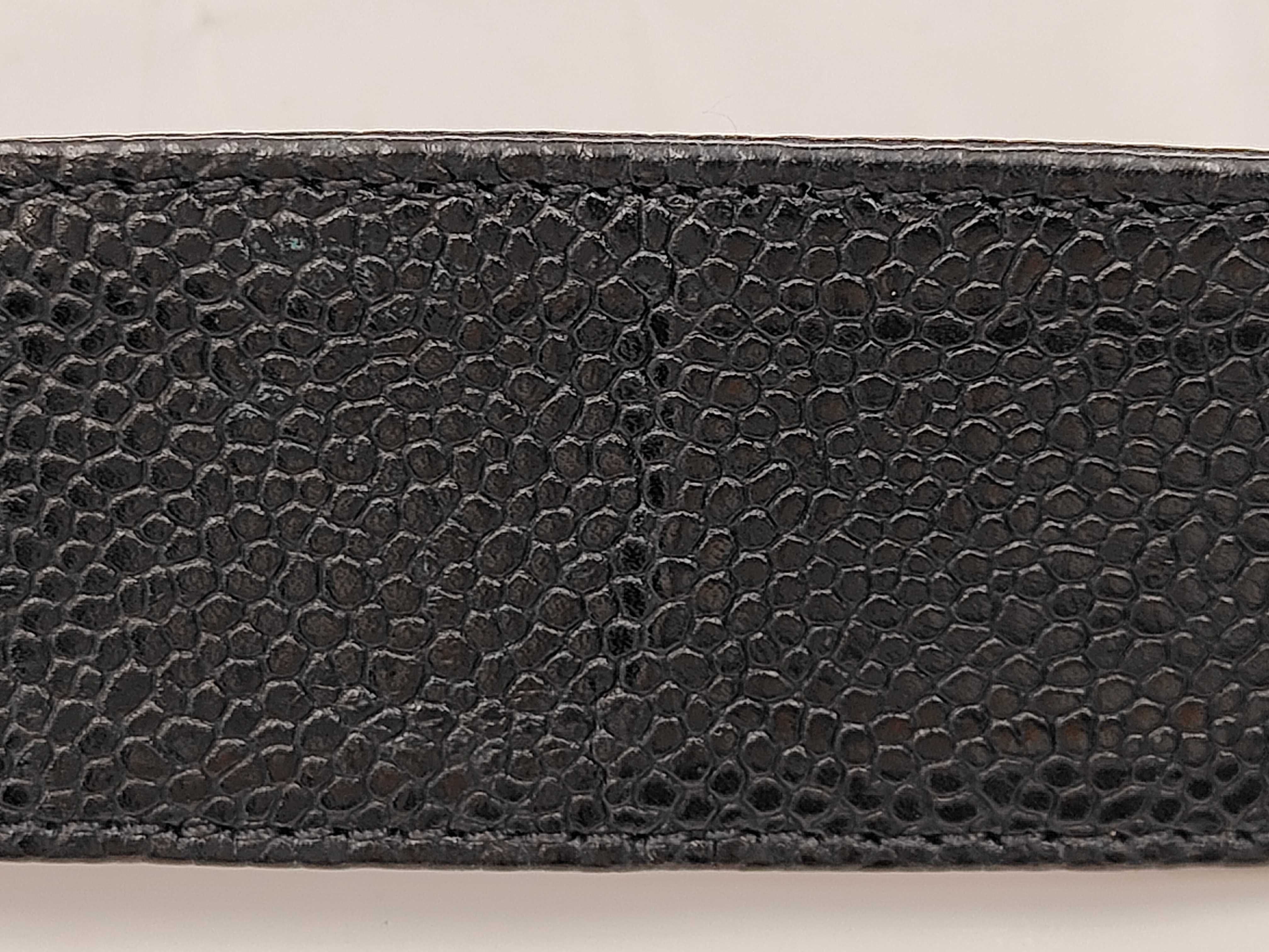 Caviar Skin Chain Shoulder Bag with Coco Mark Sticker — view 4