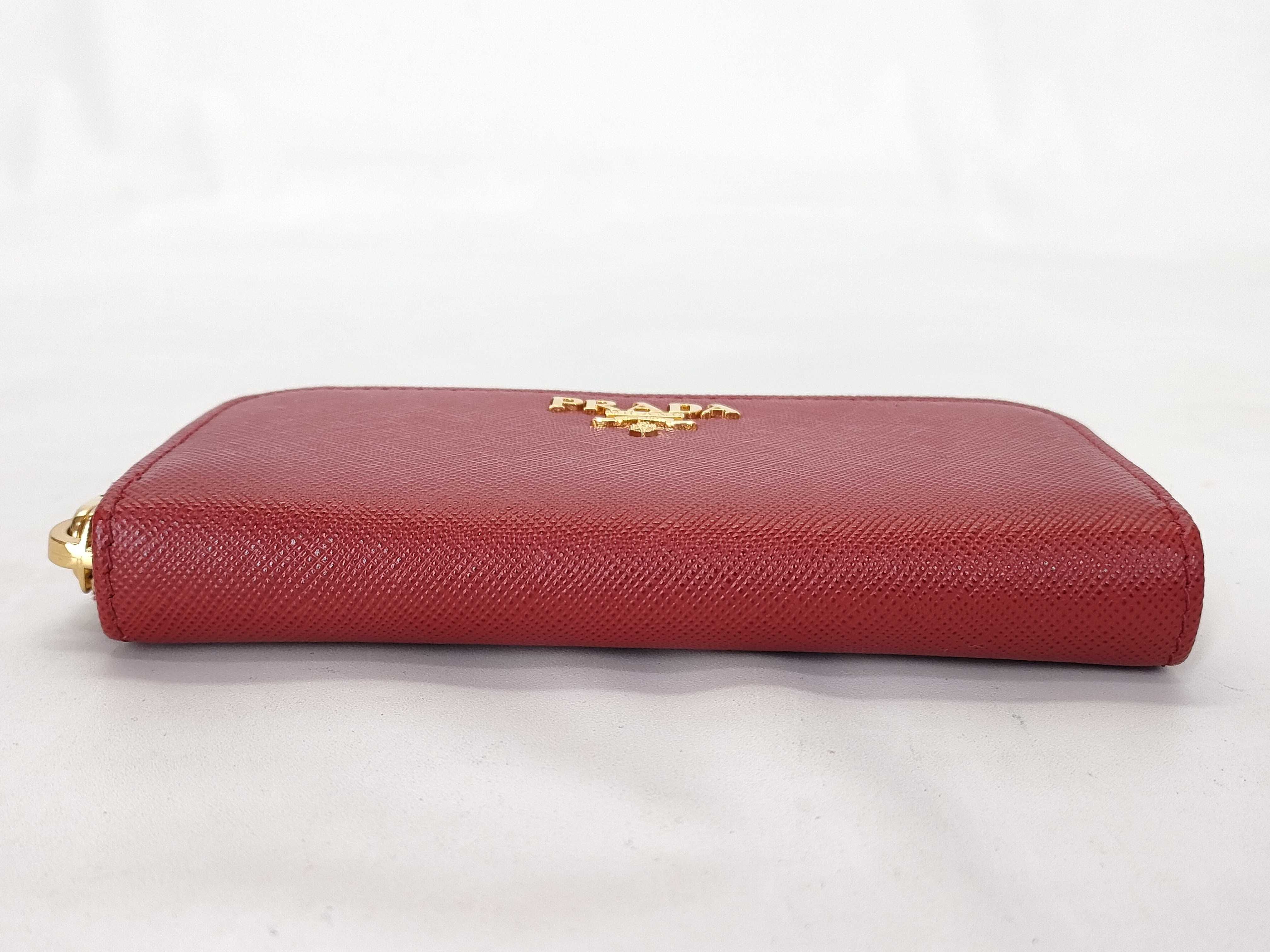 Saffiano Leather Round Zipper Key Case 1M0604 Key Case — view 3