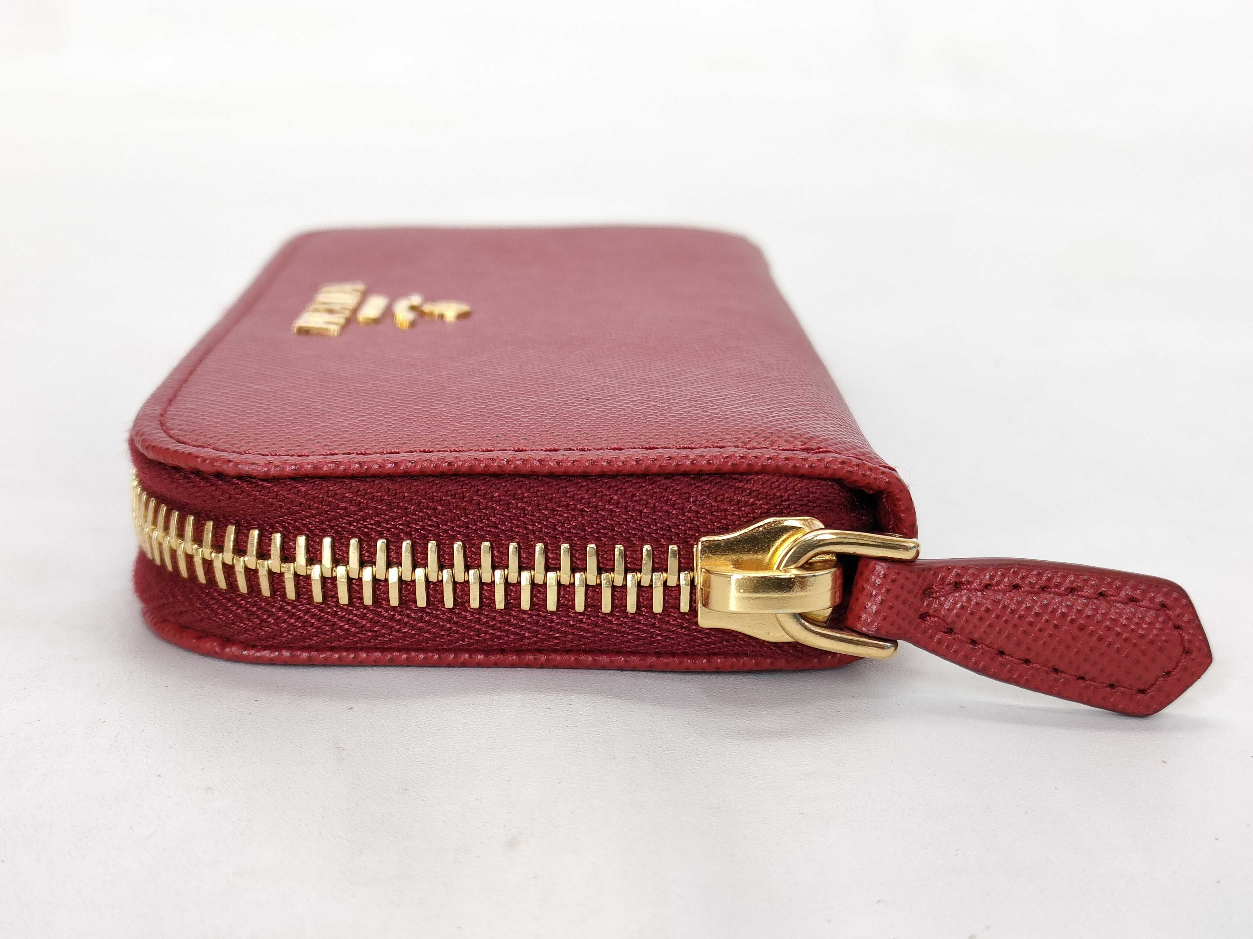 Saffiano Leather Round Zipper Key Case 1M0604 Key Case — view 5