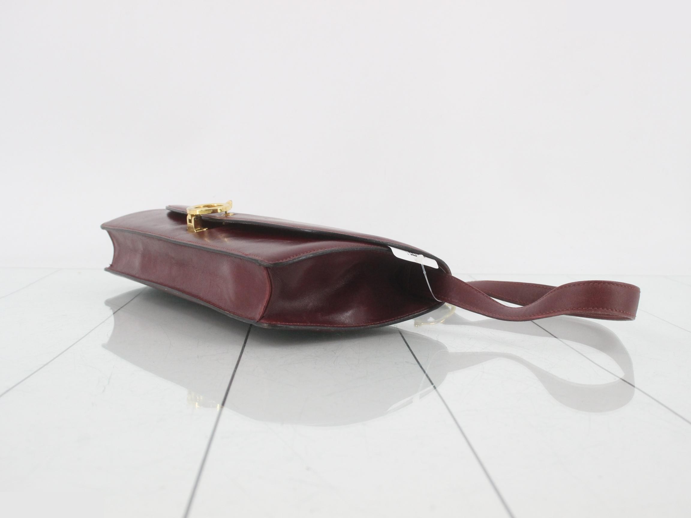 Vintage one-shoulder bag with carriage hardware — view 6