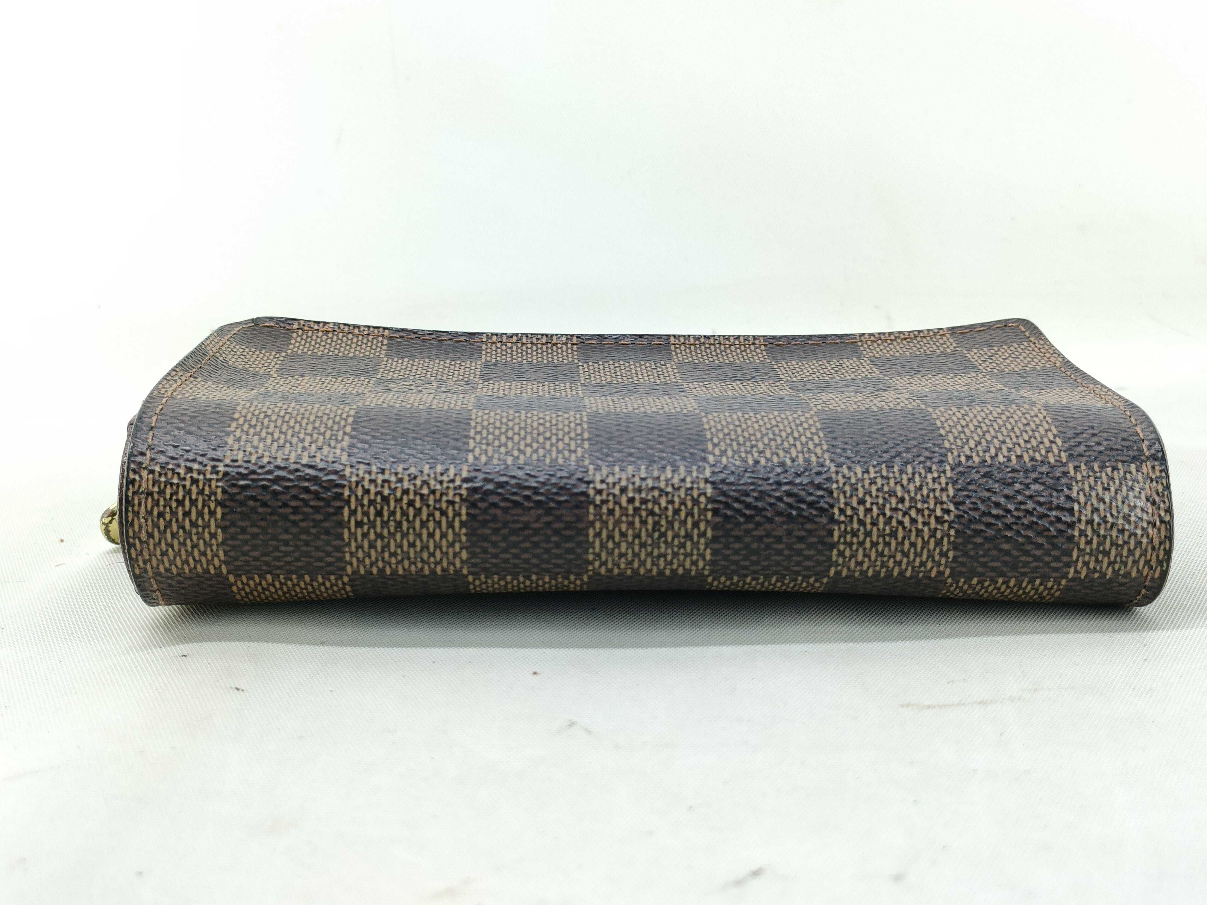 Damier Vuitton Damier Tresor Wallet — view 6