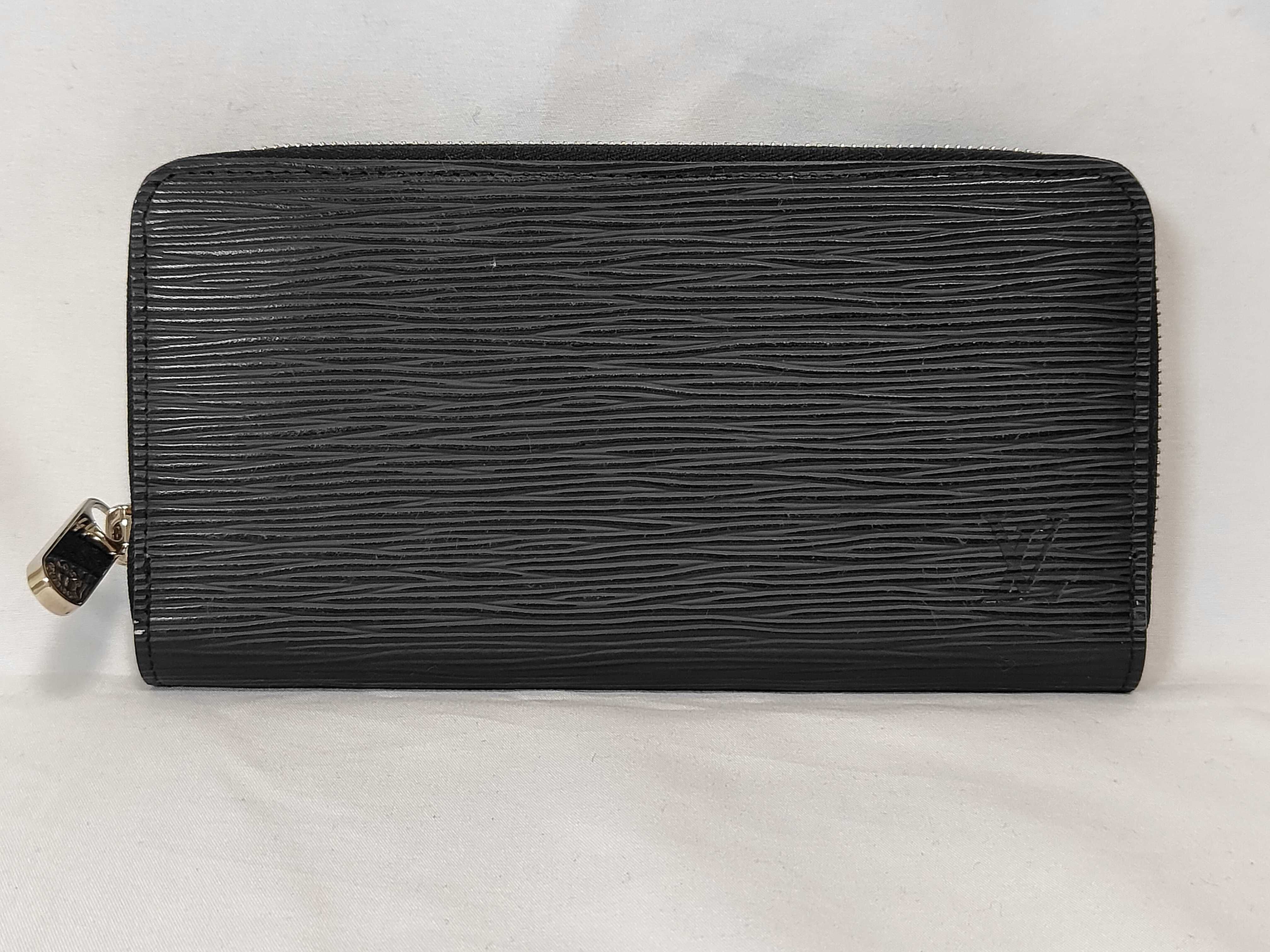 Epi Zippy Wallet M61857