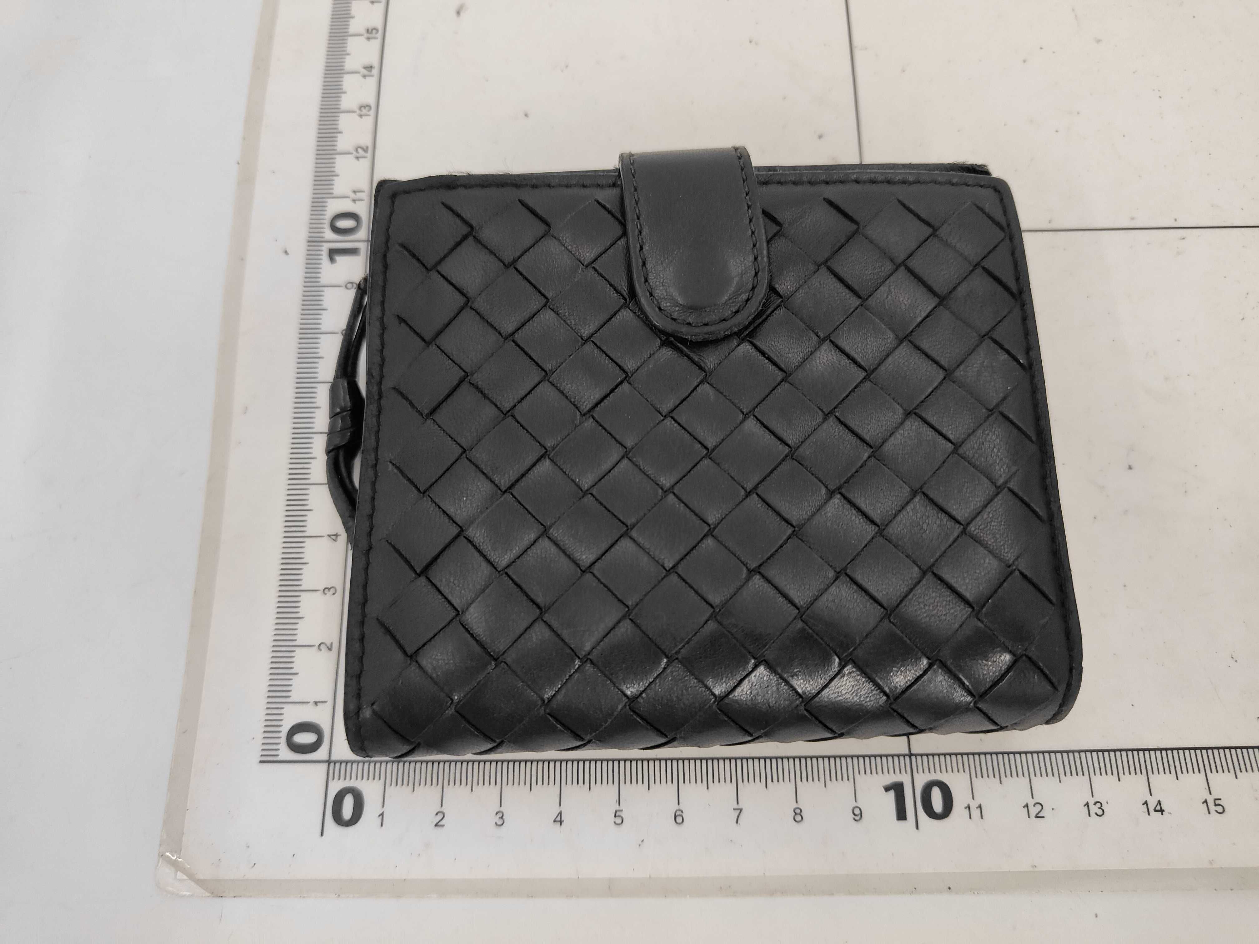 Folding Wallet Intrecciato Leather Black Wallet — view 2