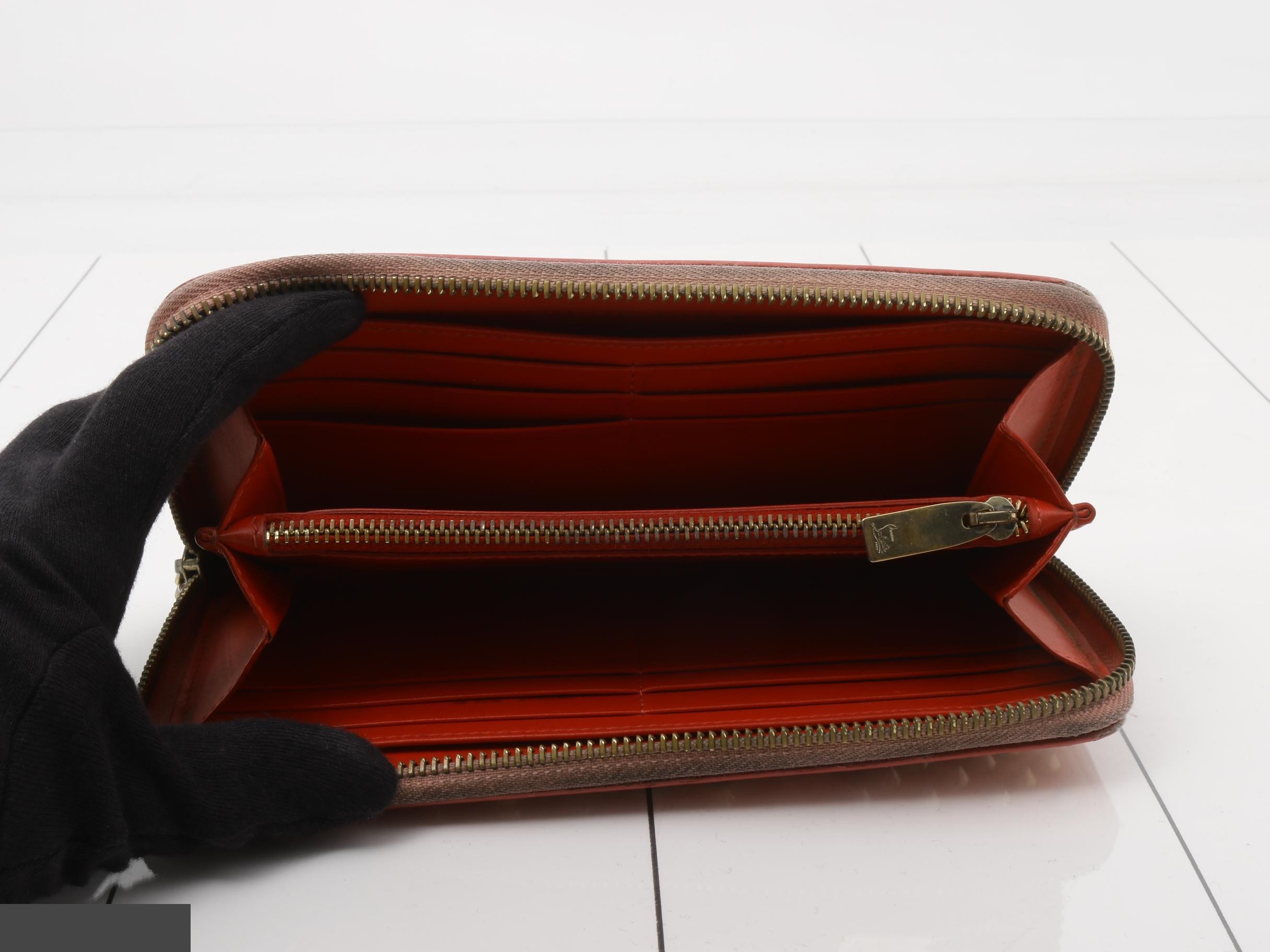 Other lines: Bags and Wallets — view 4